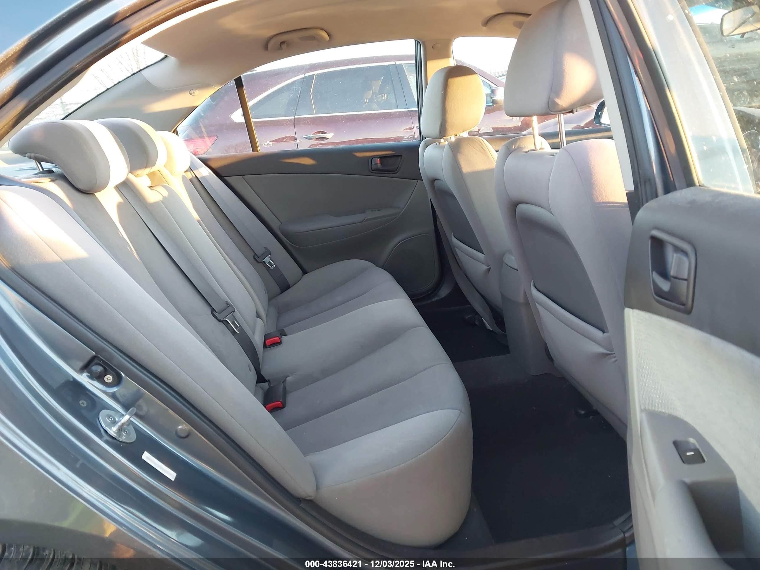 HYUNDAI SONATA image 8