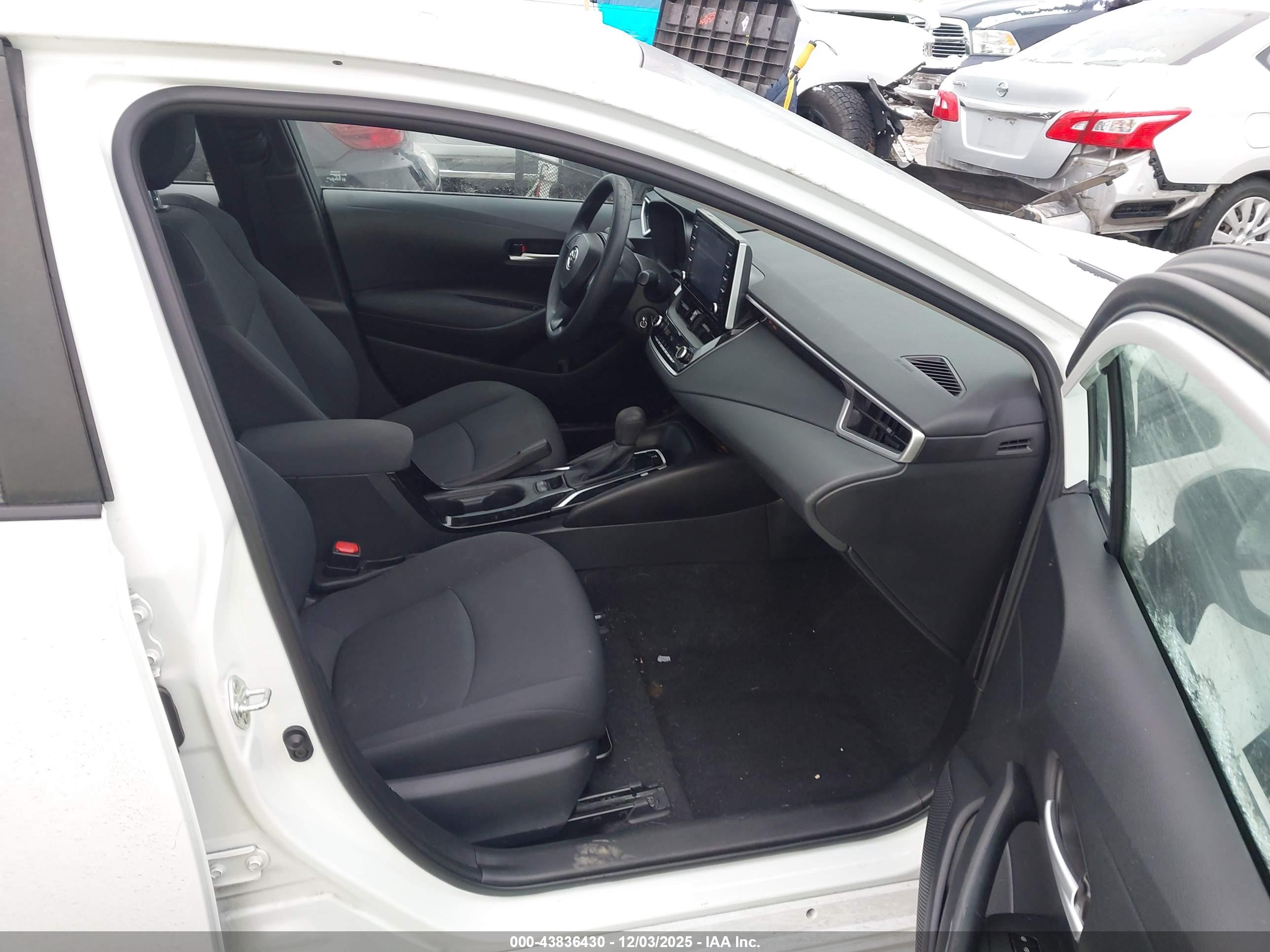 TOYOTA COROLLA image 5