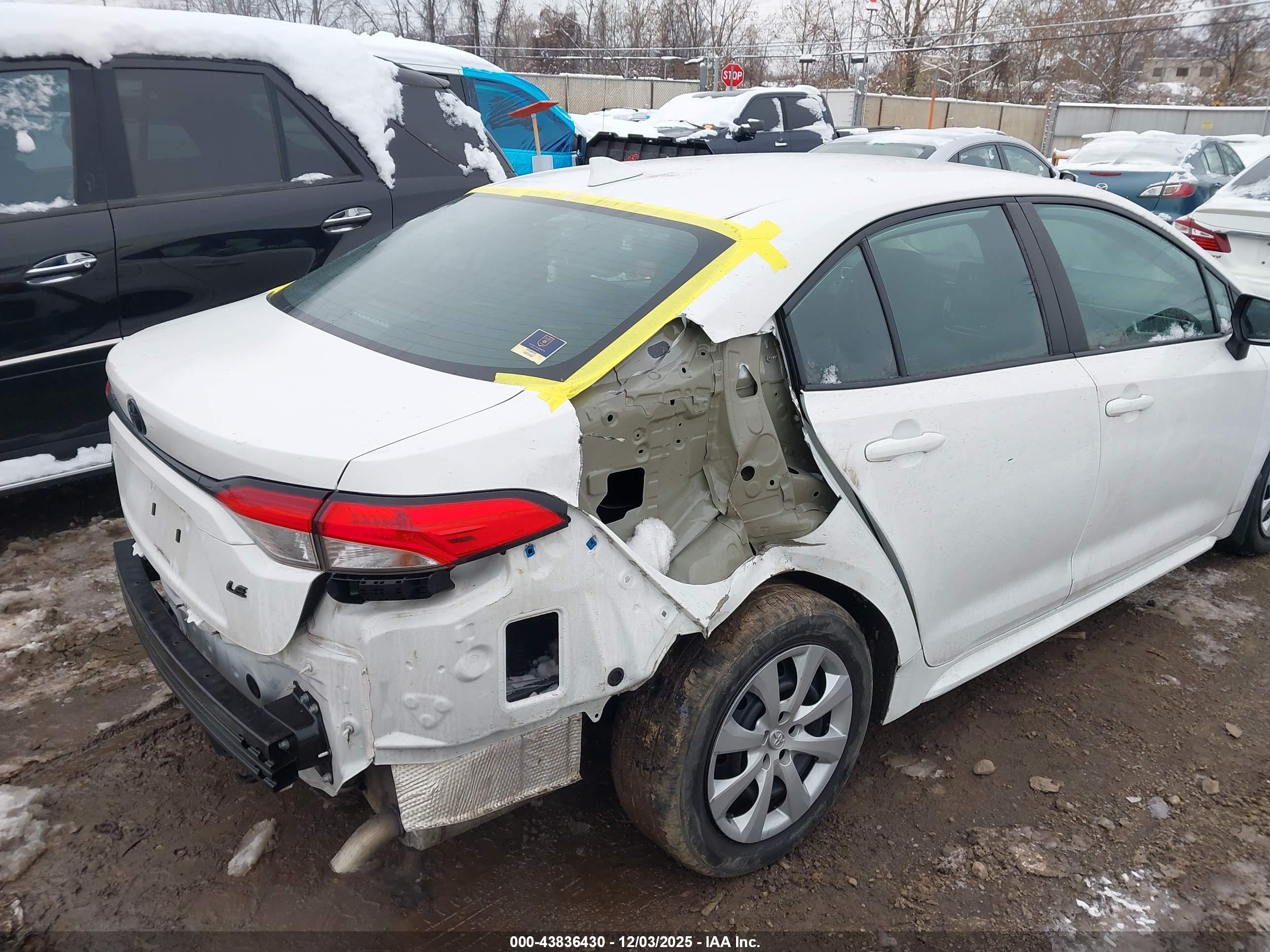 TOYOTA COROLLA image 6