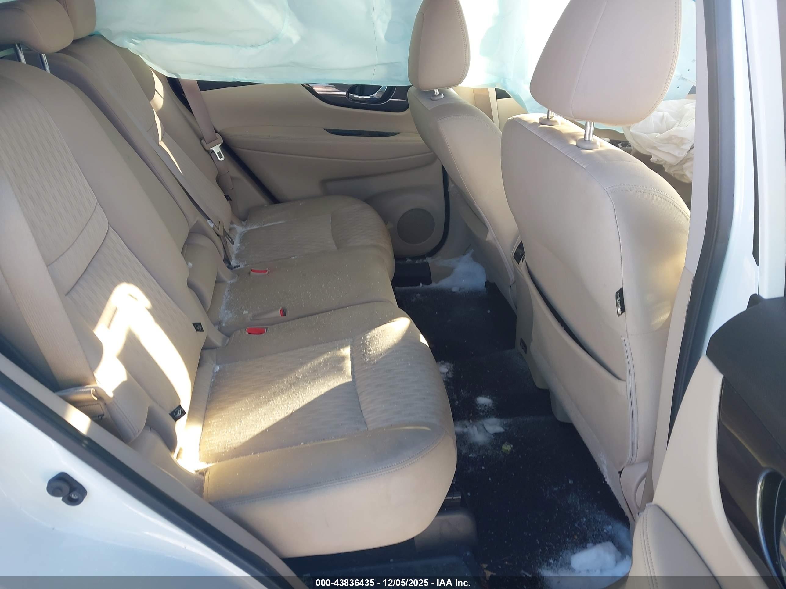 NISSAN ROGUE image 8