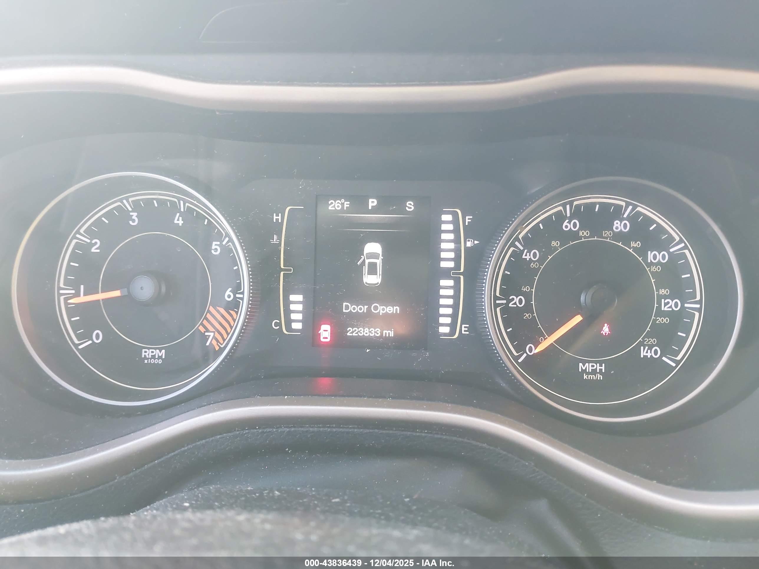 JEEP CHEROKEE image 7