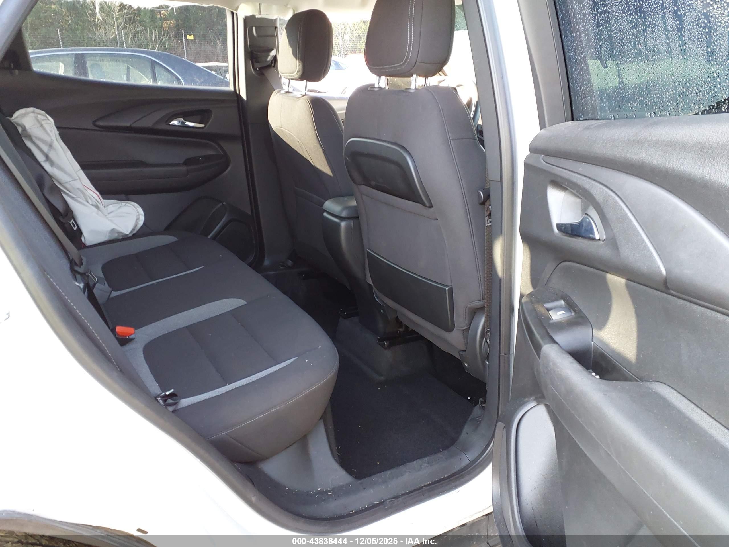 CHEVROLET TRAILBLAZER image 8