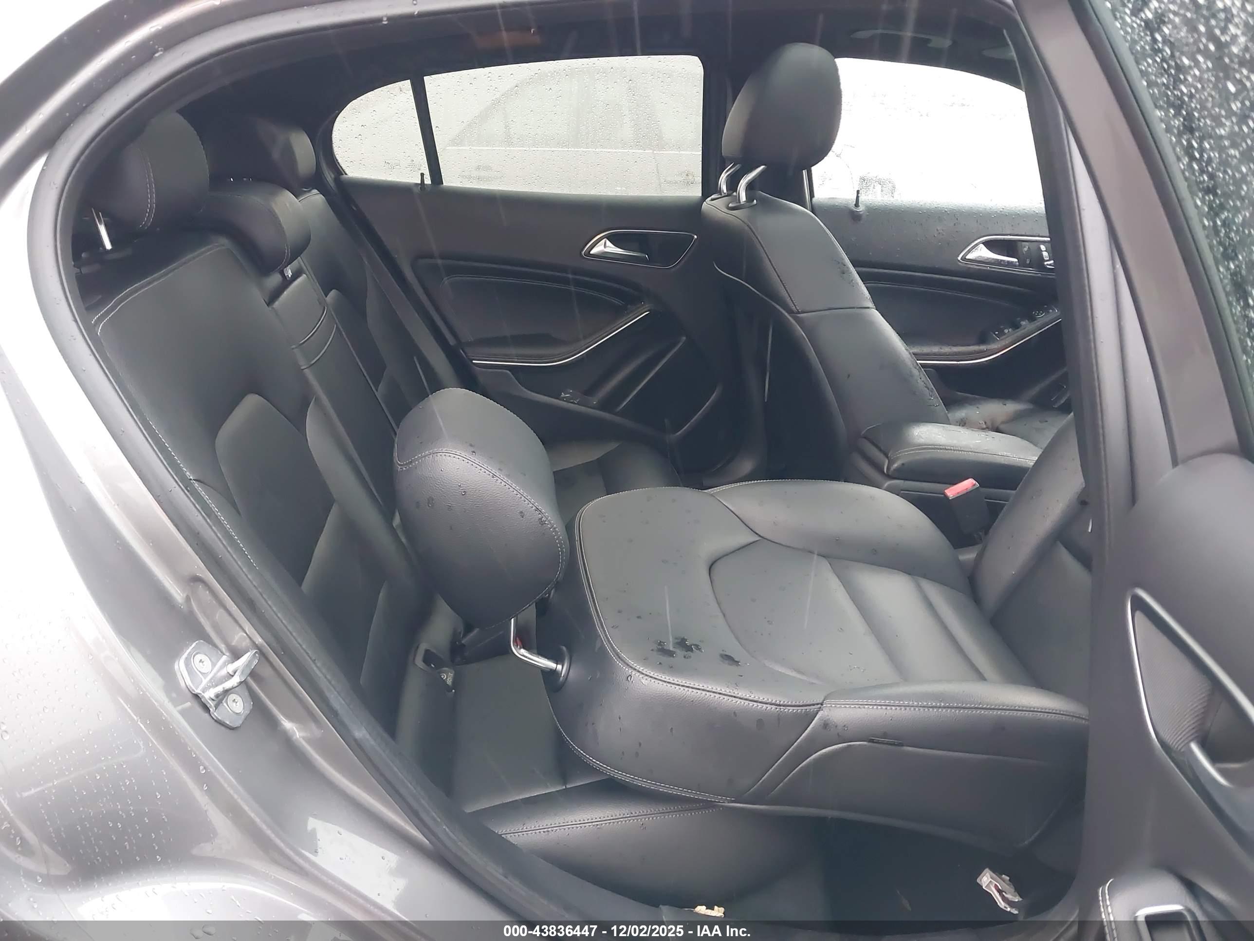 MERCEDES-BENZ GLA image 8