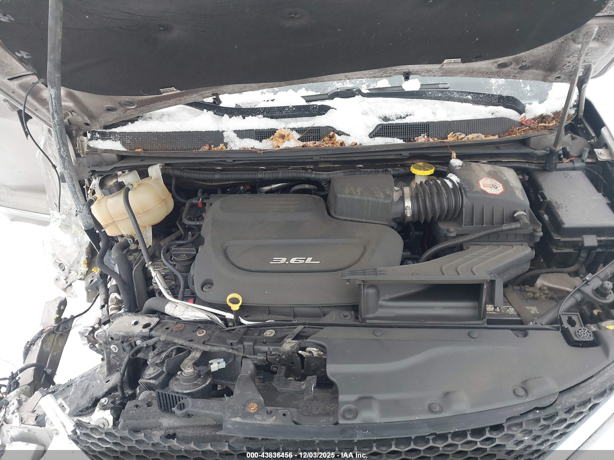 CHRYSLER PACIFICA image 10