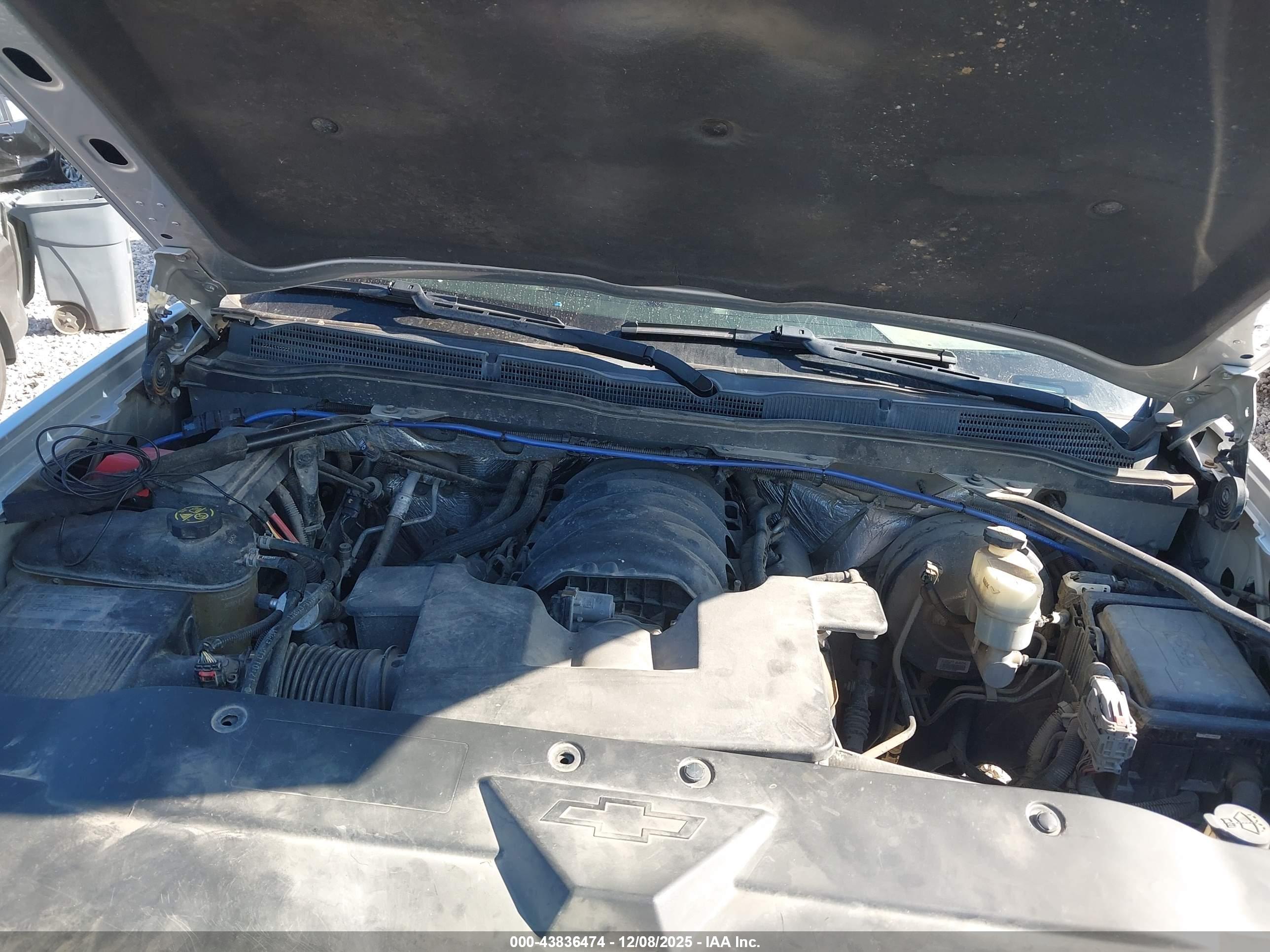 CHEVROLET SILVERADO image 10