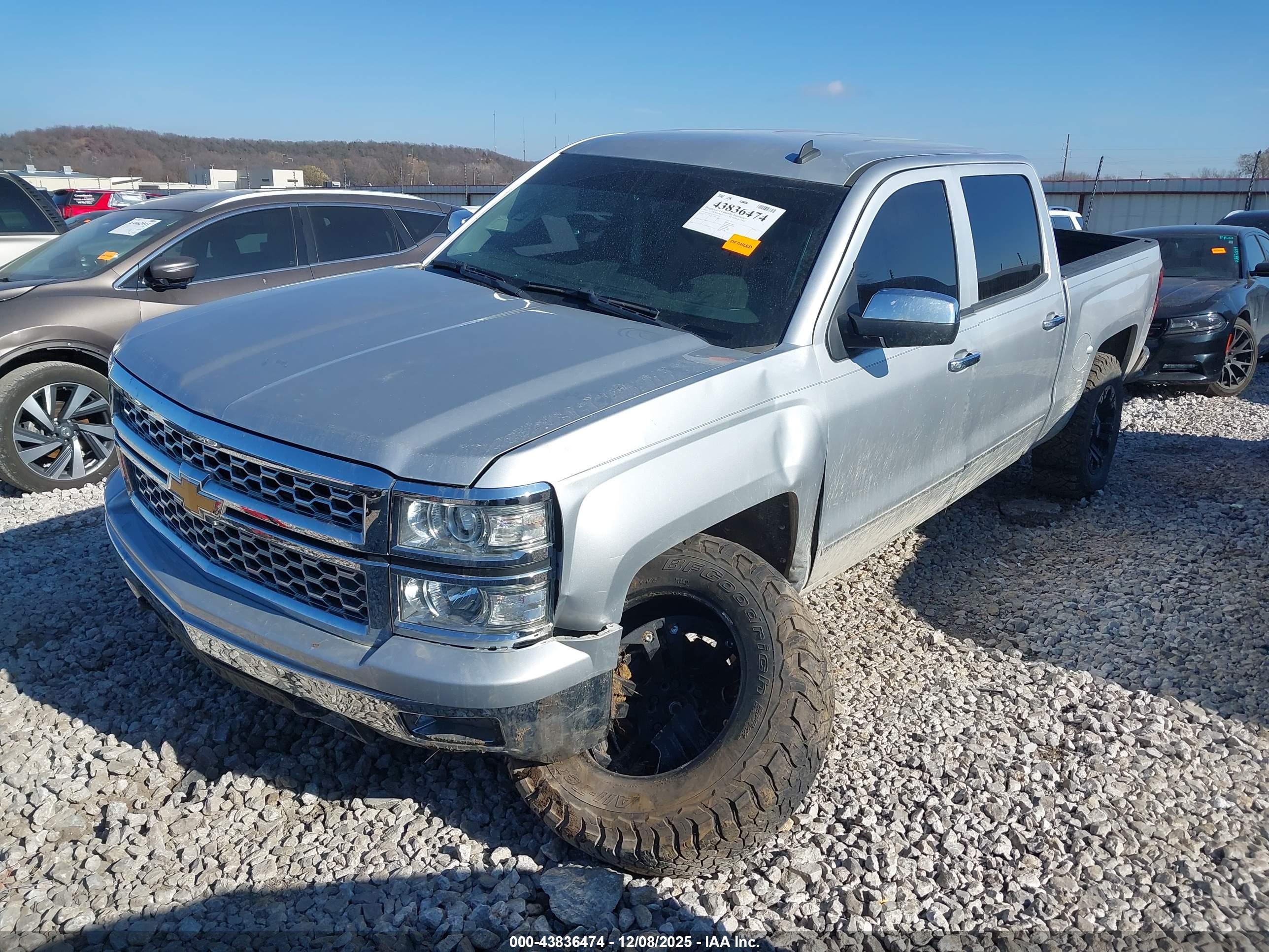 CHEVROLET SILVERADO image 2