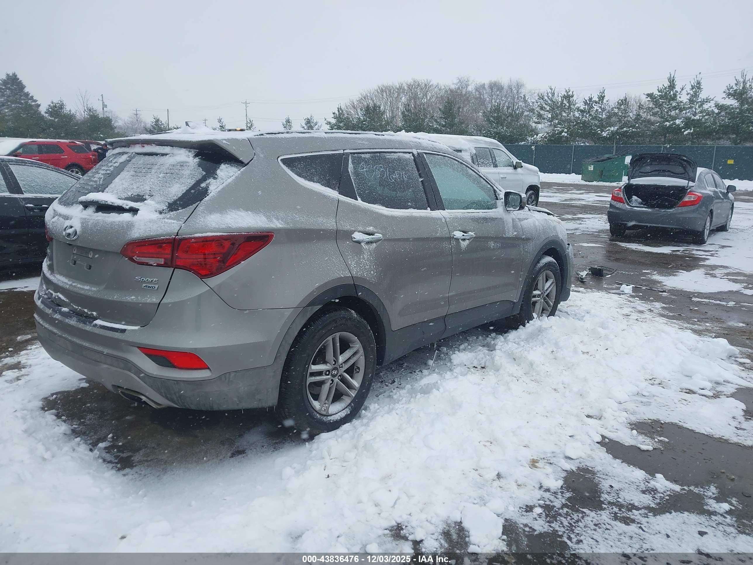 HYUNDAI SANTA image 4