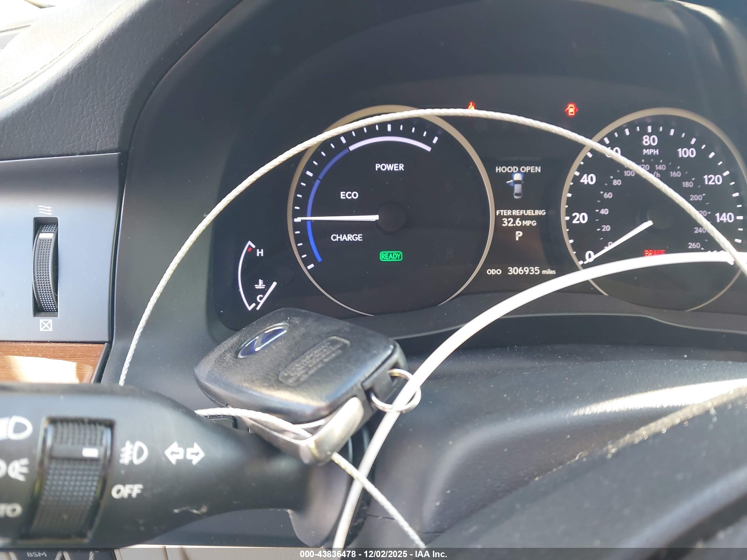 LEXUS ES image 11