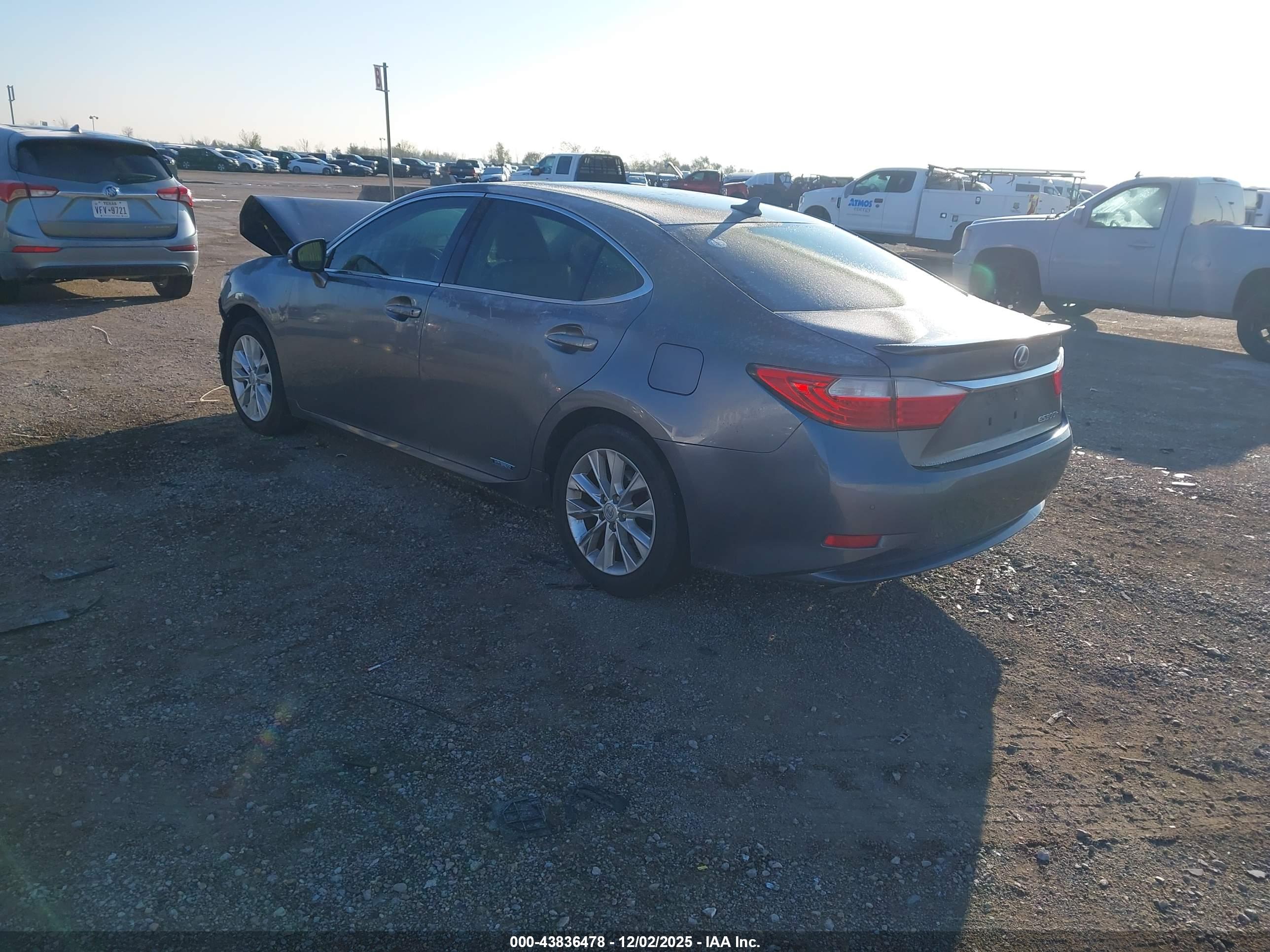 LEXUS ES image 3