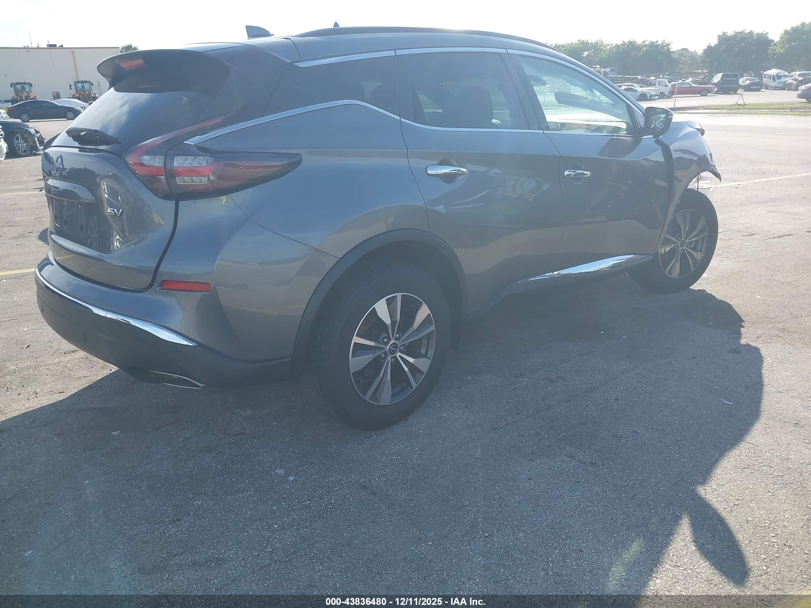 NISSAN MURANO image 4