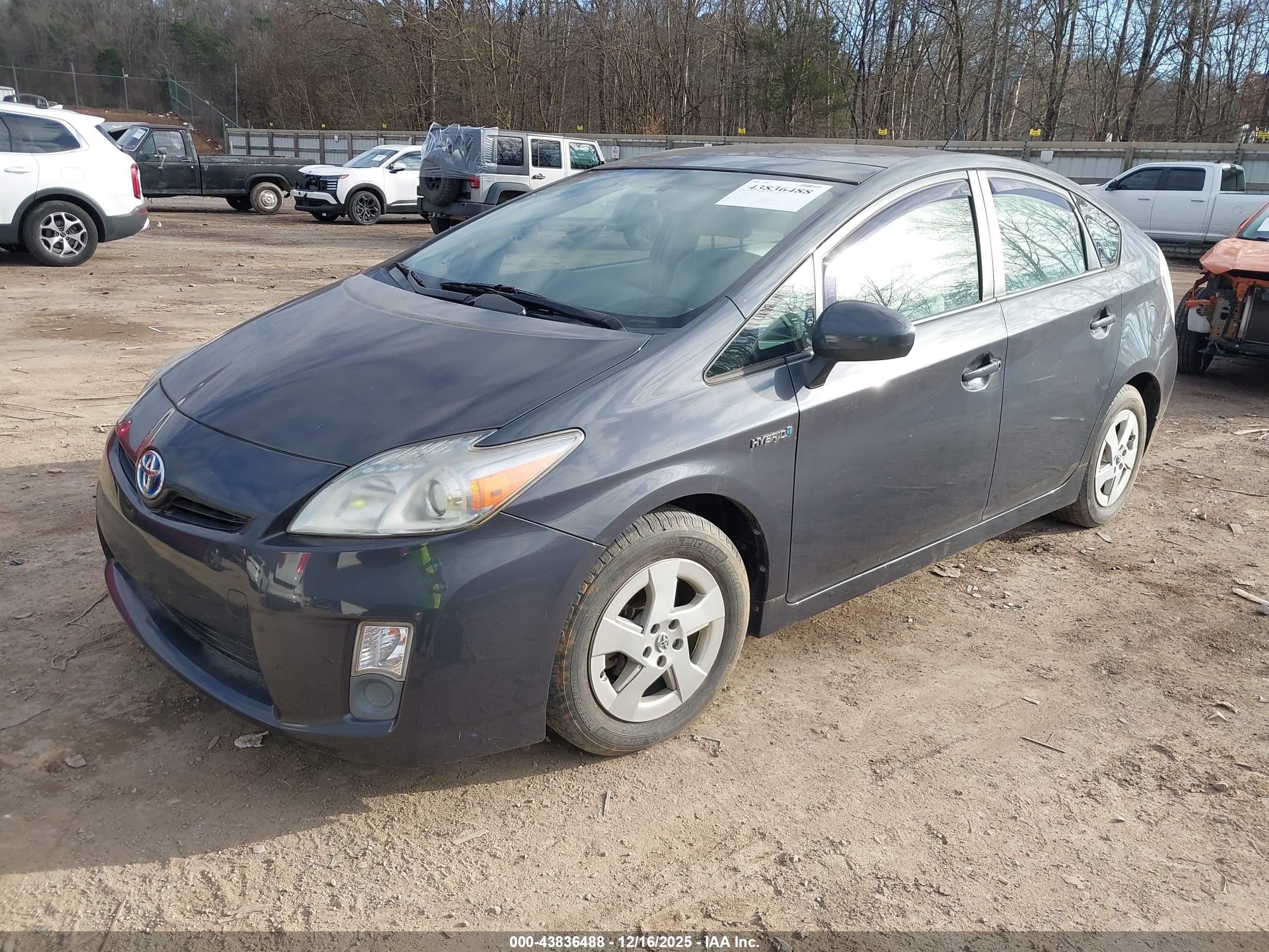TOYOTA PRIUS image 2