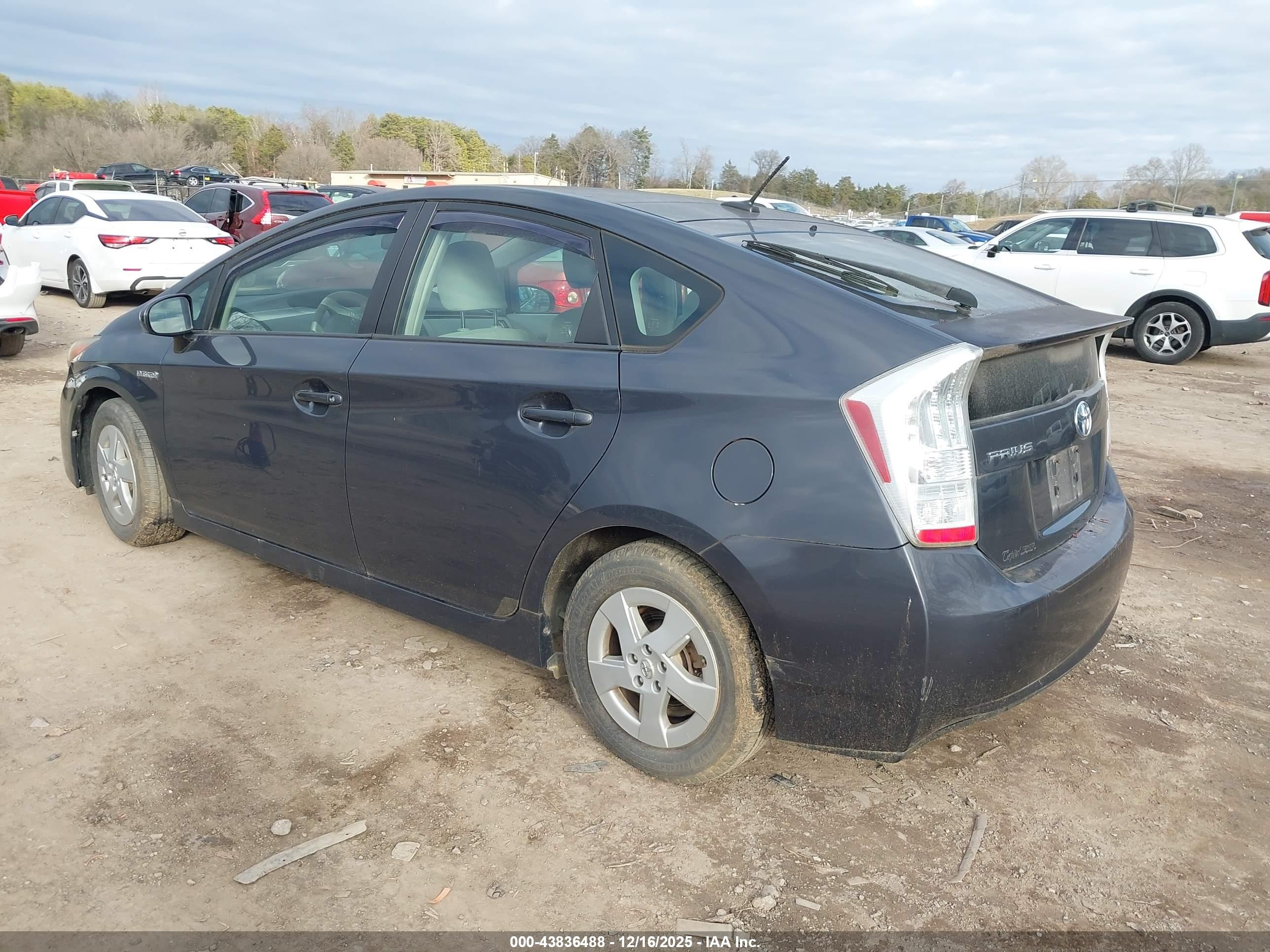 TOYOTA PRIUS image 3