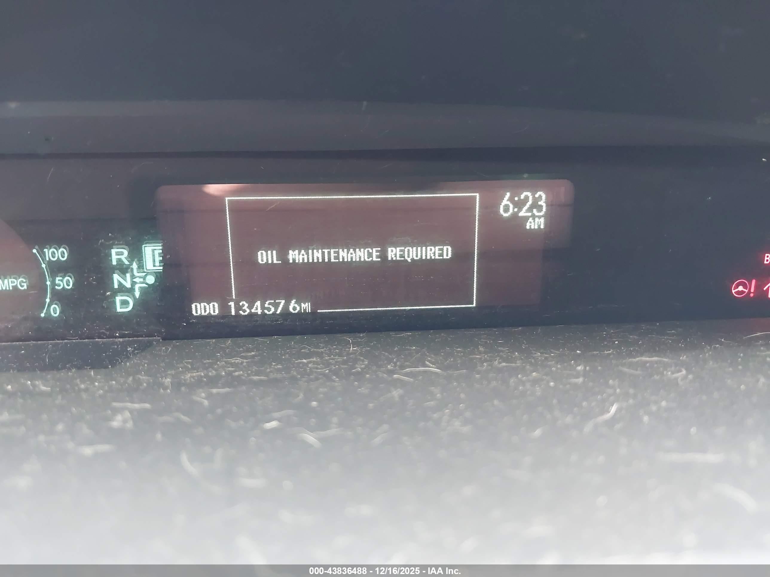 TOYOTA PRIUS image 7