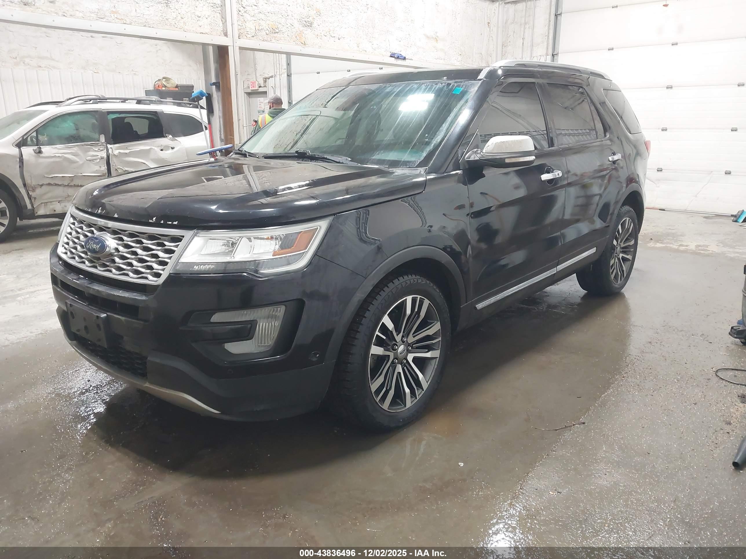 FORD EXPLORER image 2