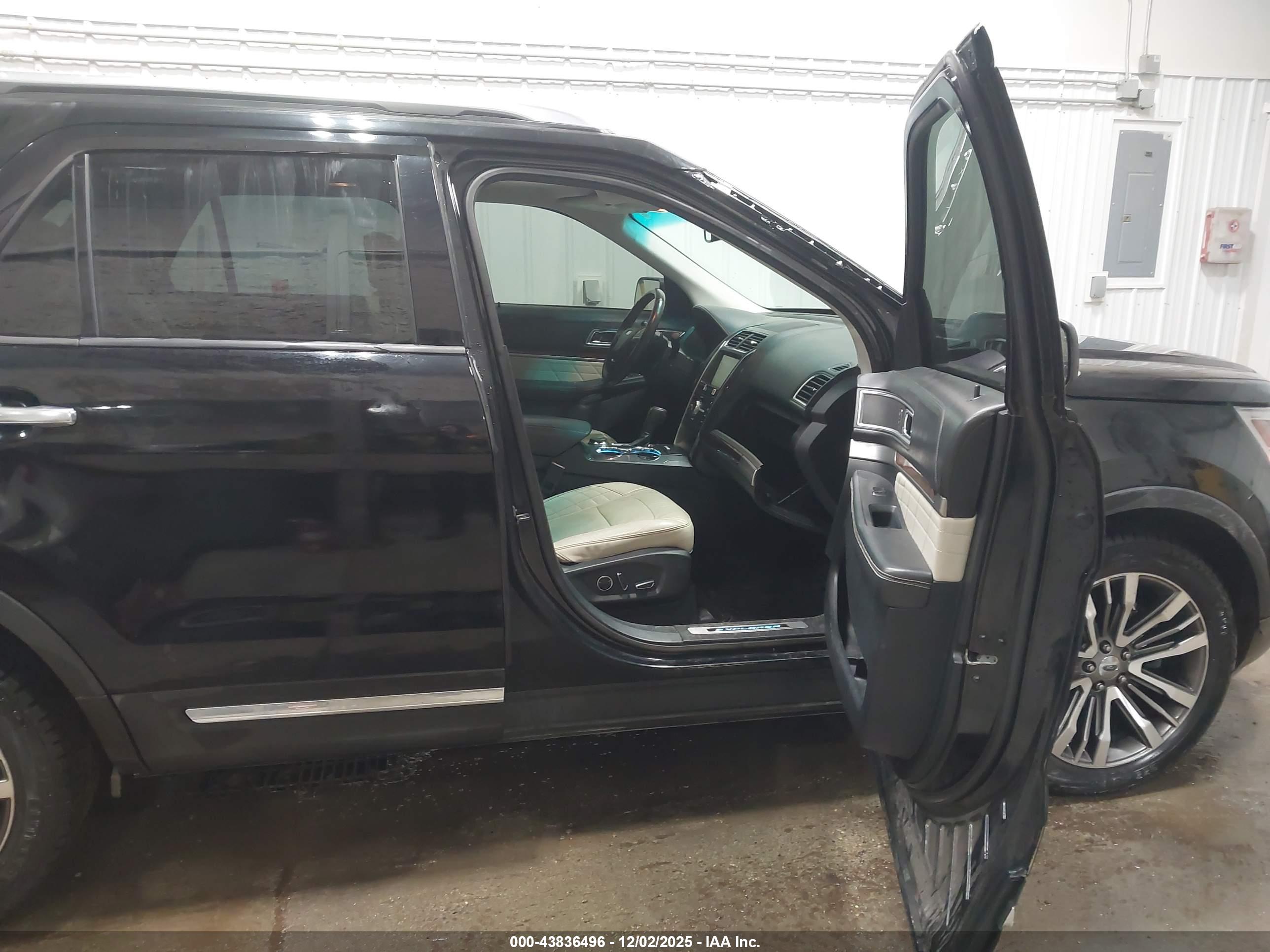 FORD EXPLORER image 5