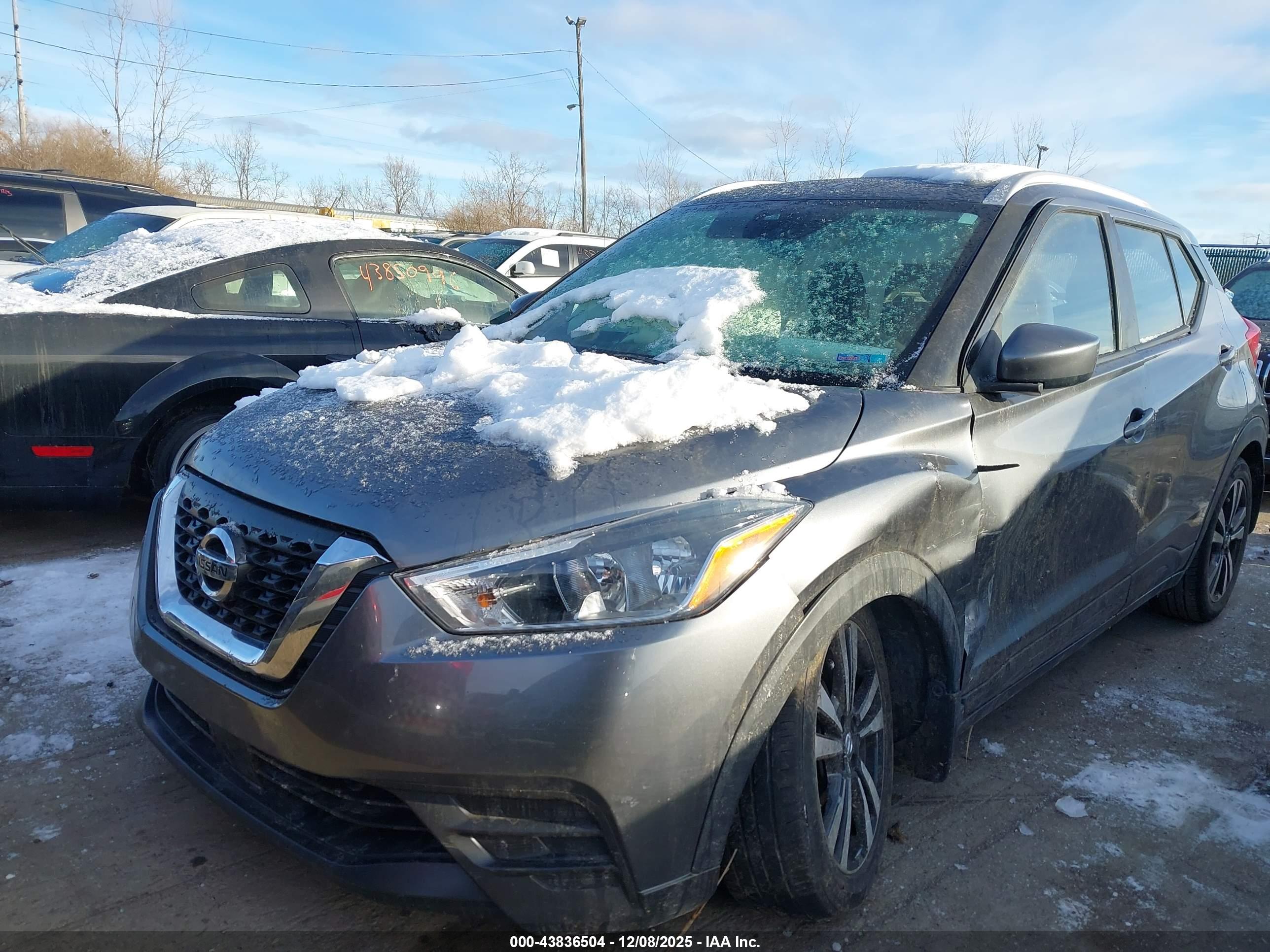 NISSAN KICKS image 2