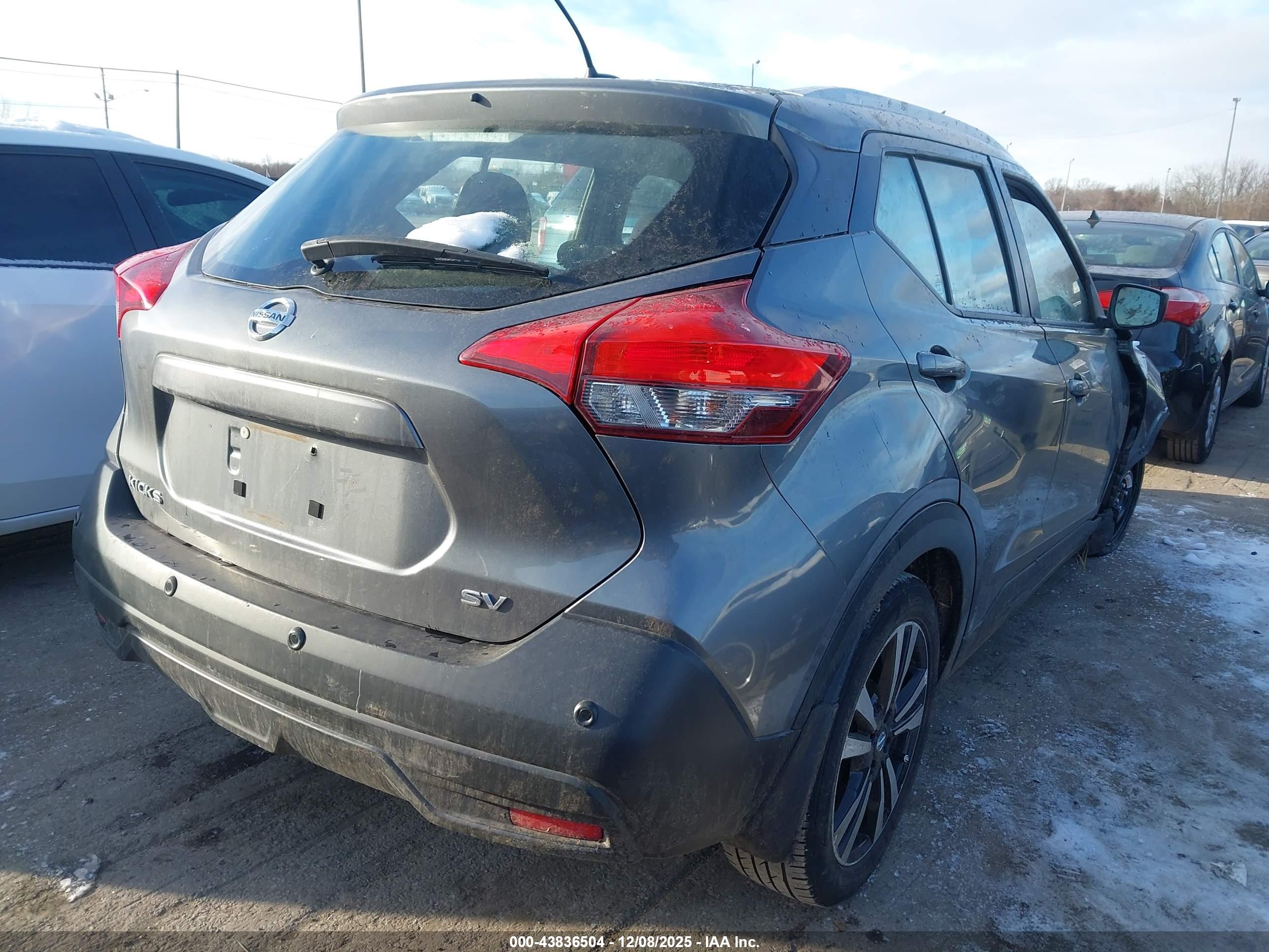 NISSAN KICKS image 4