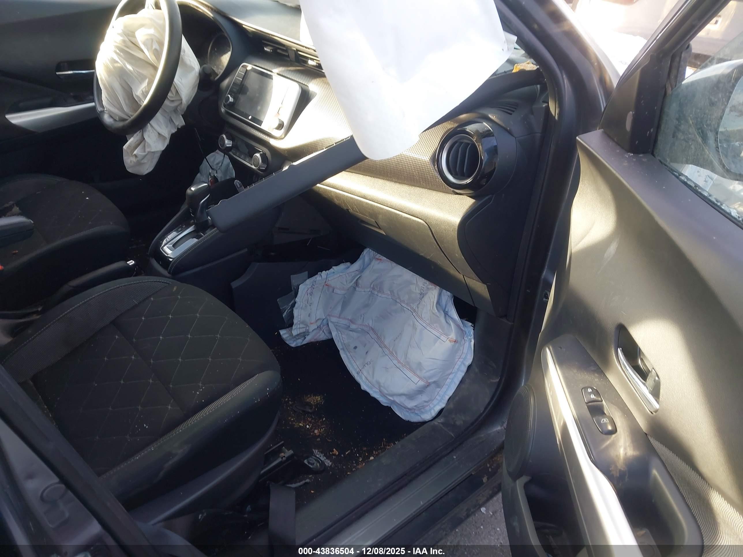 NISSAN KICKS image 5