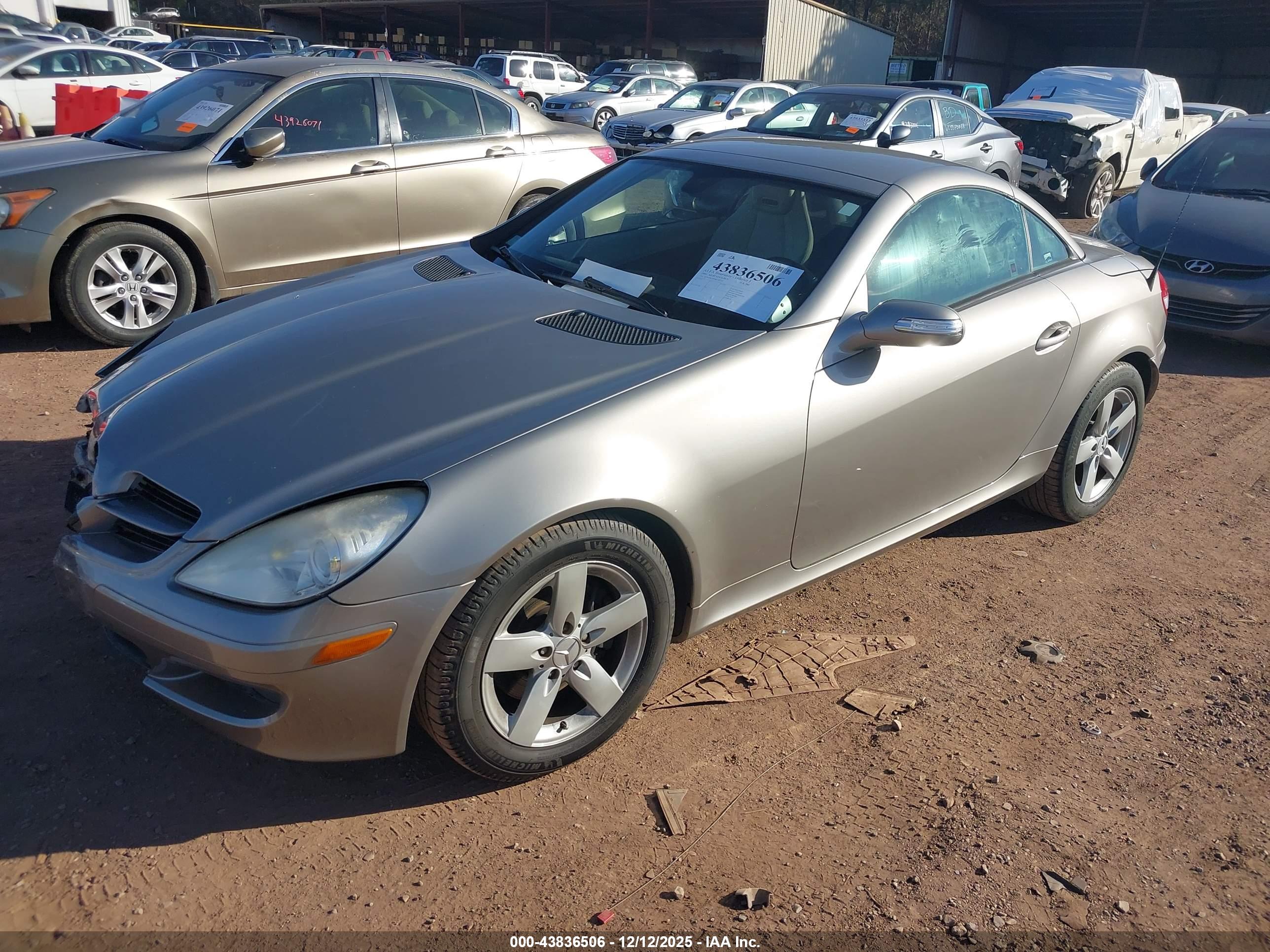MERCEDES-BENZ SLK image 2