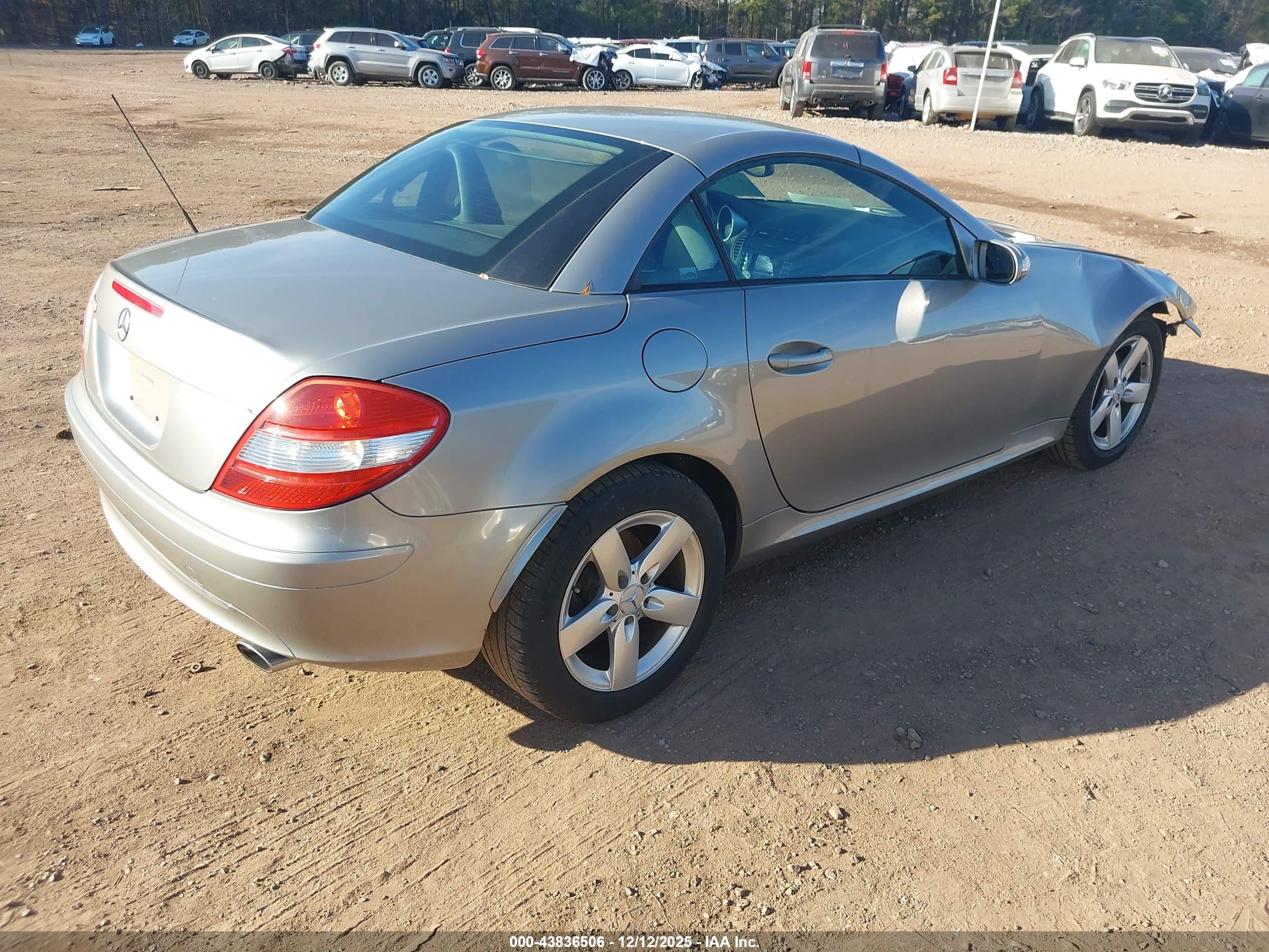 MERCEDES-BENZ SLK image 4