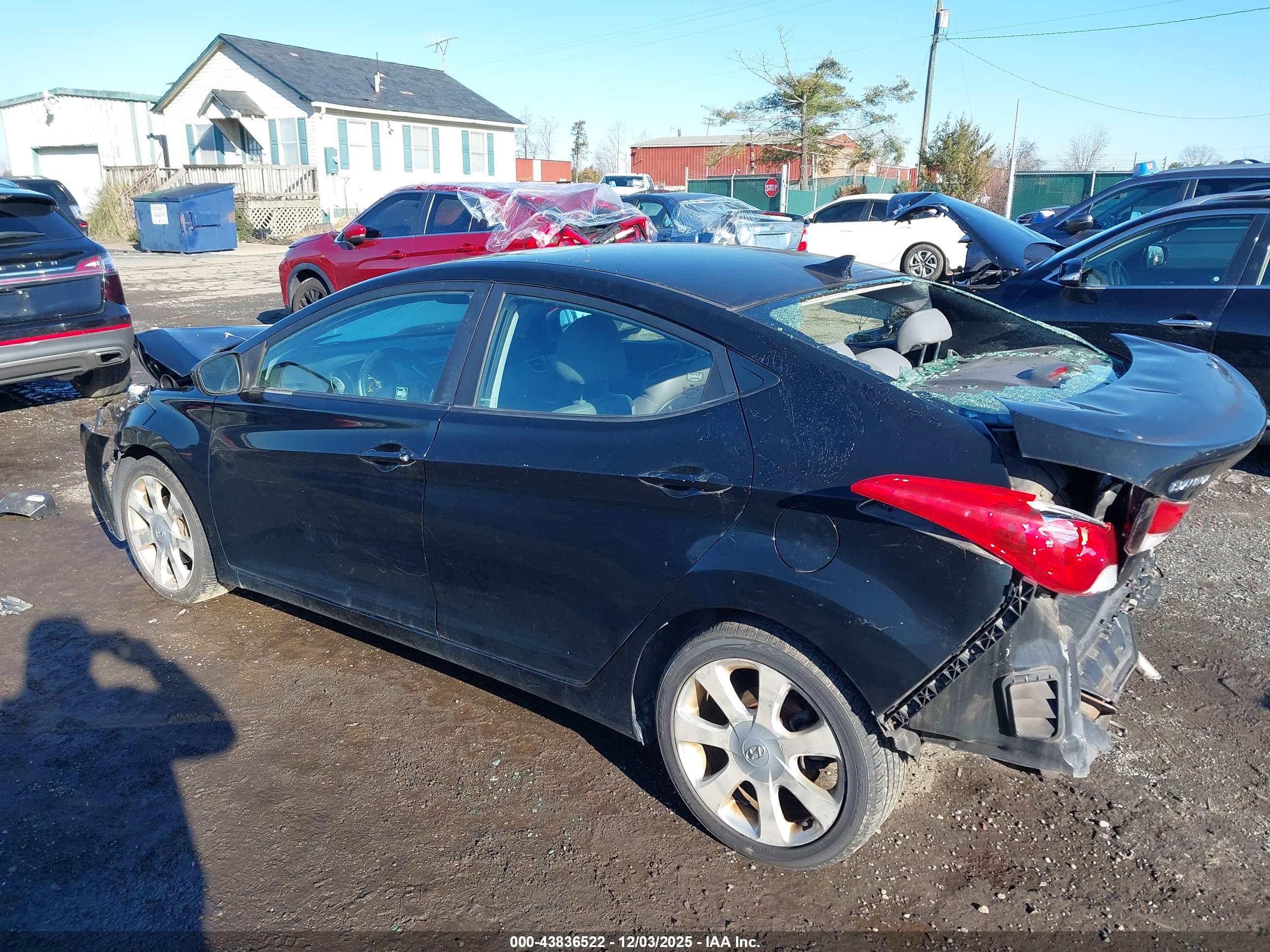 HYUNDAI ELANTRA image 3