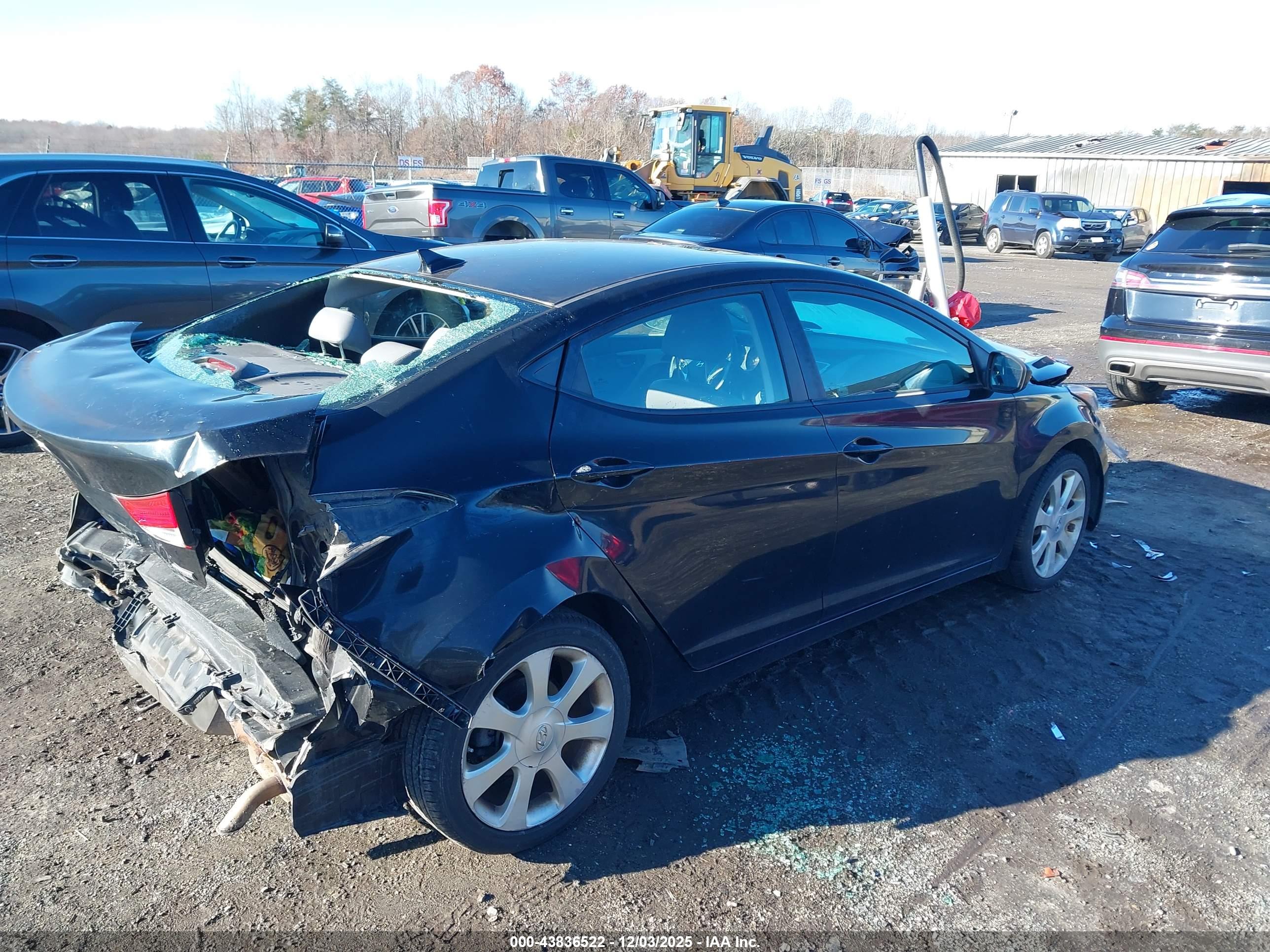 HYUNDAI ELANTRA image 4