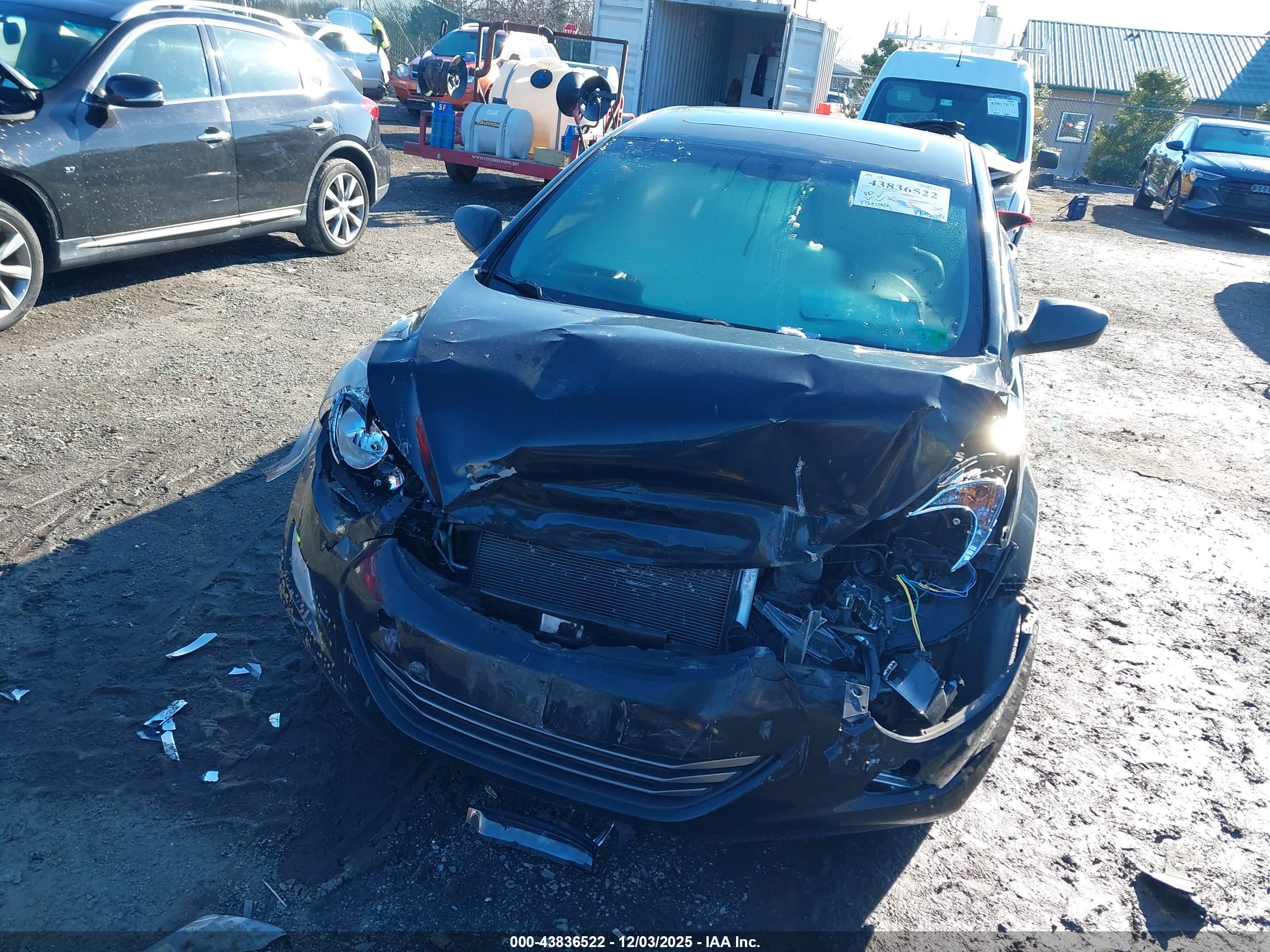 HYUNDAI ELANTRA image 6