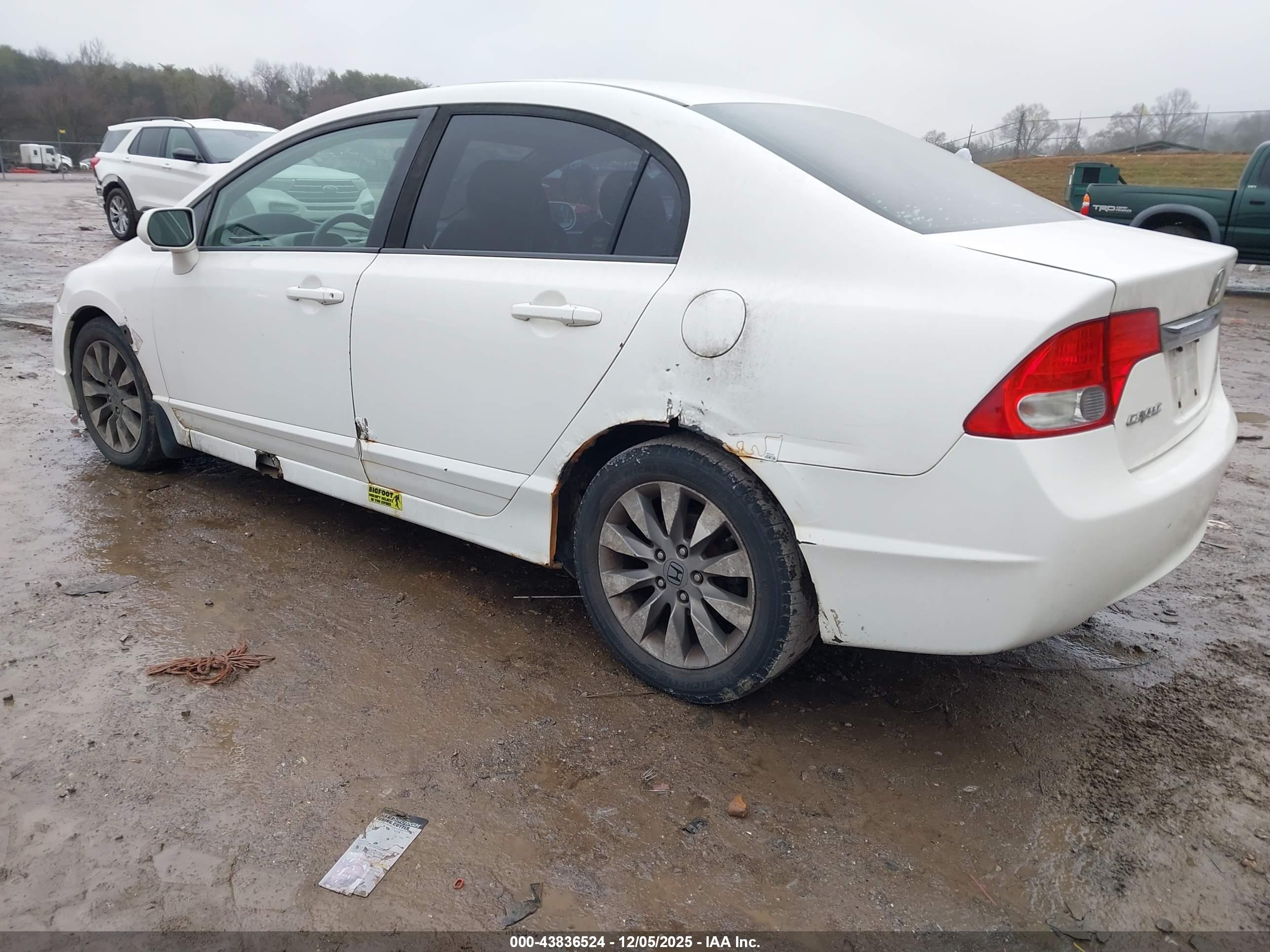 HONDA CIVIC image 3