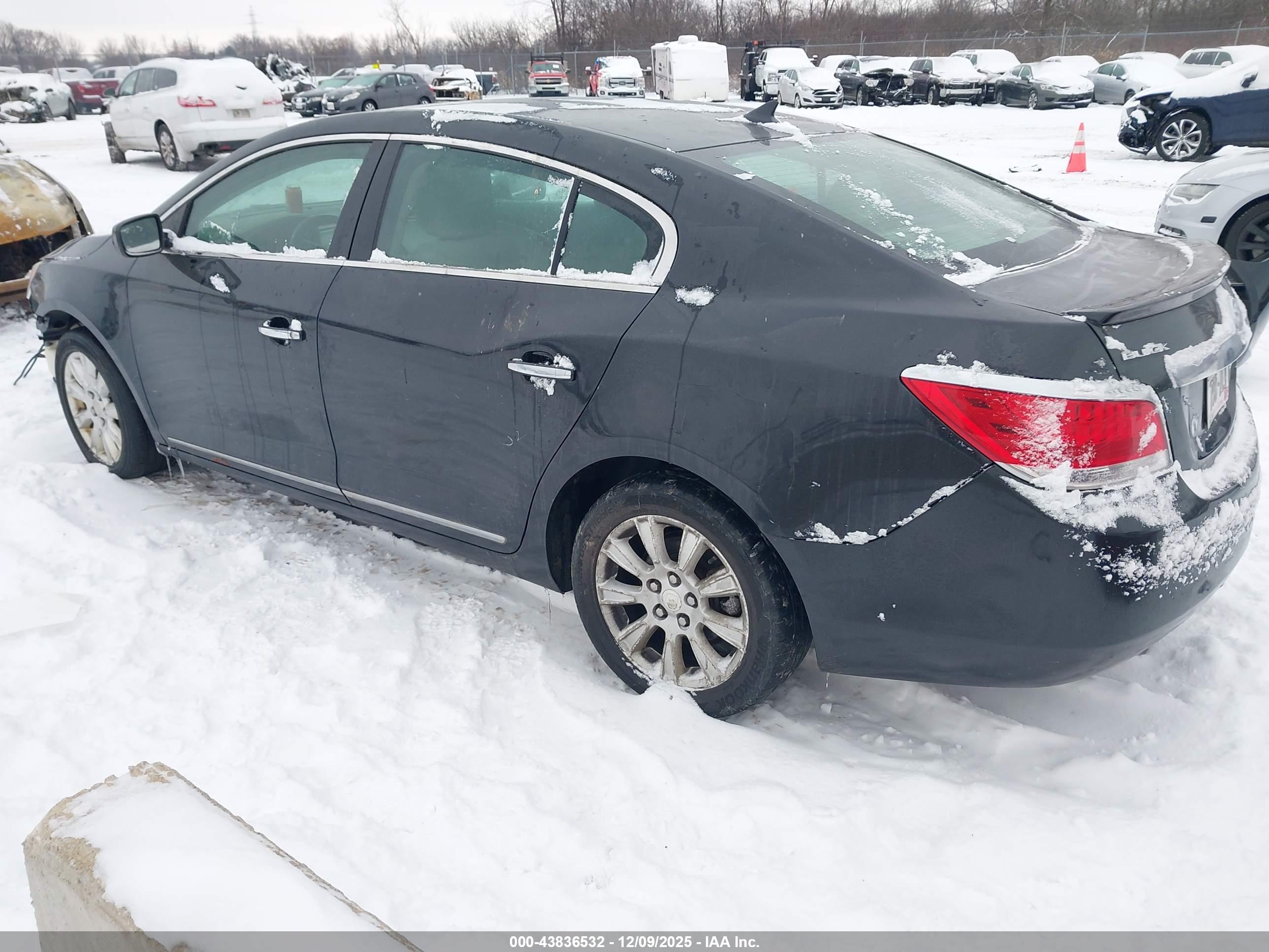 BUICK LACROSSE image 3