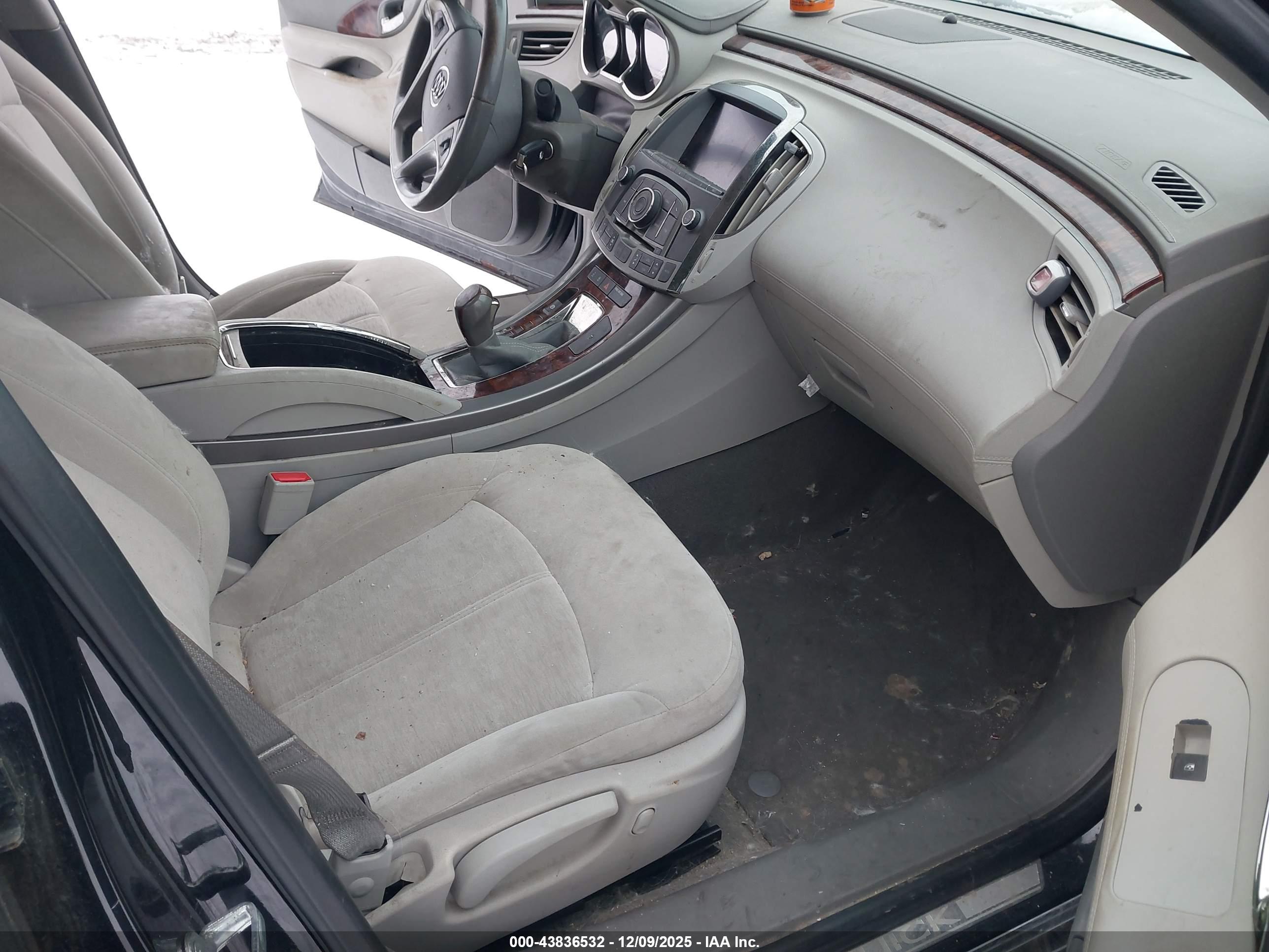 BUICK LACROSSE image 5