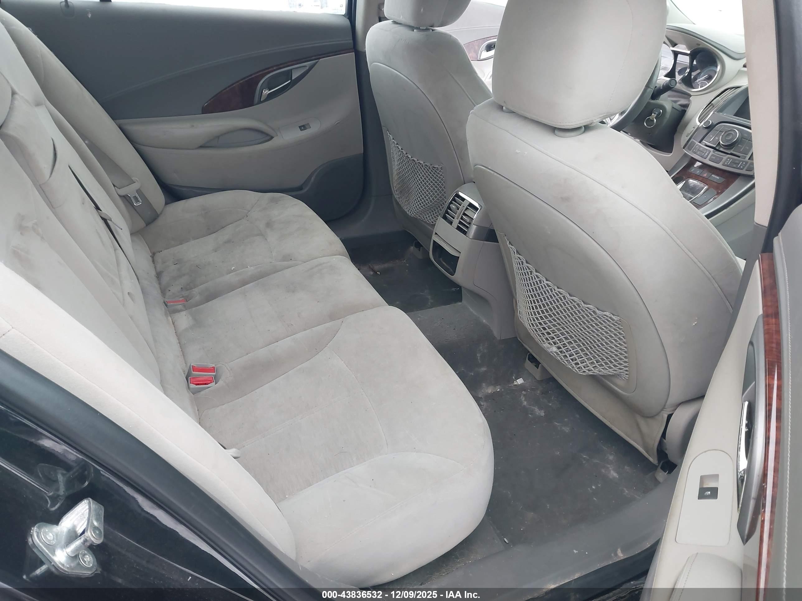 BUICK LACROSSE image 8
