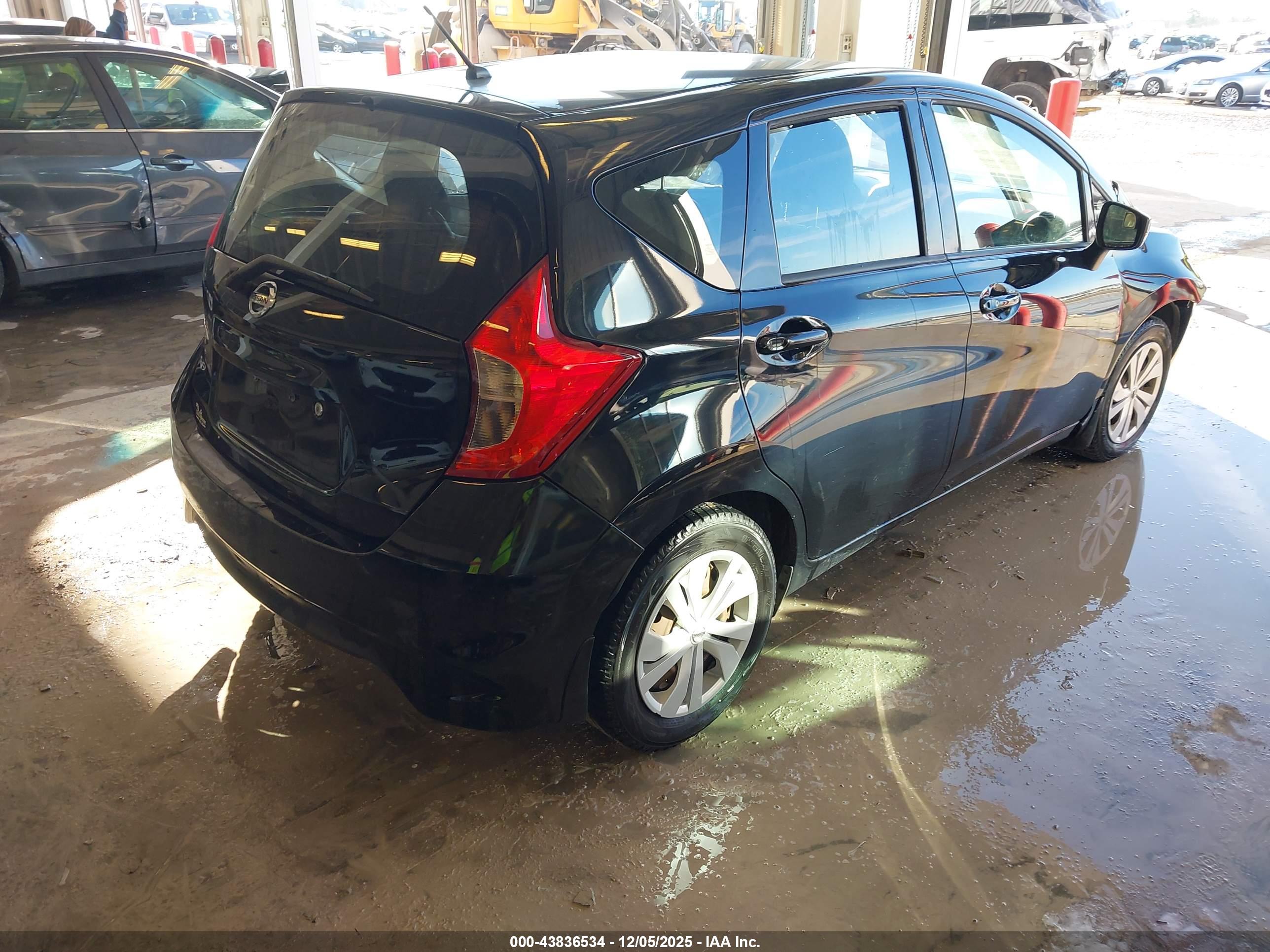NISSAN VERSA image 4