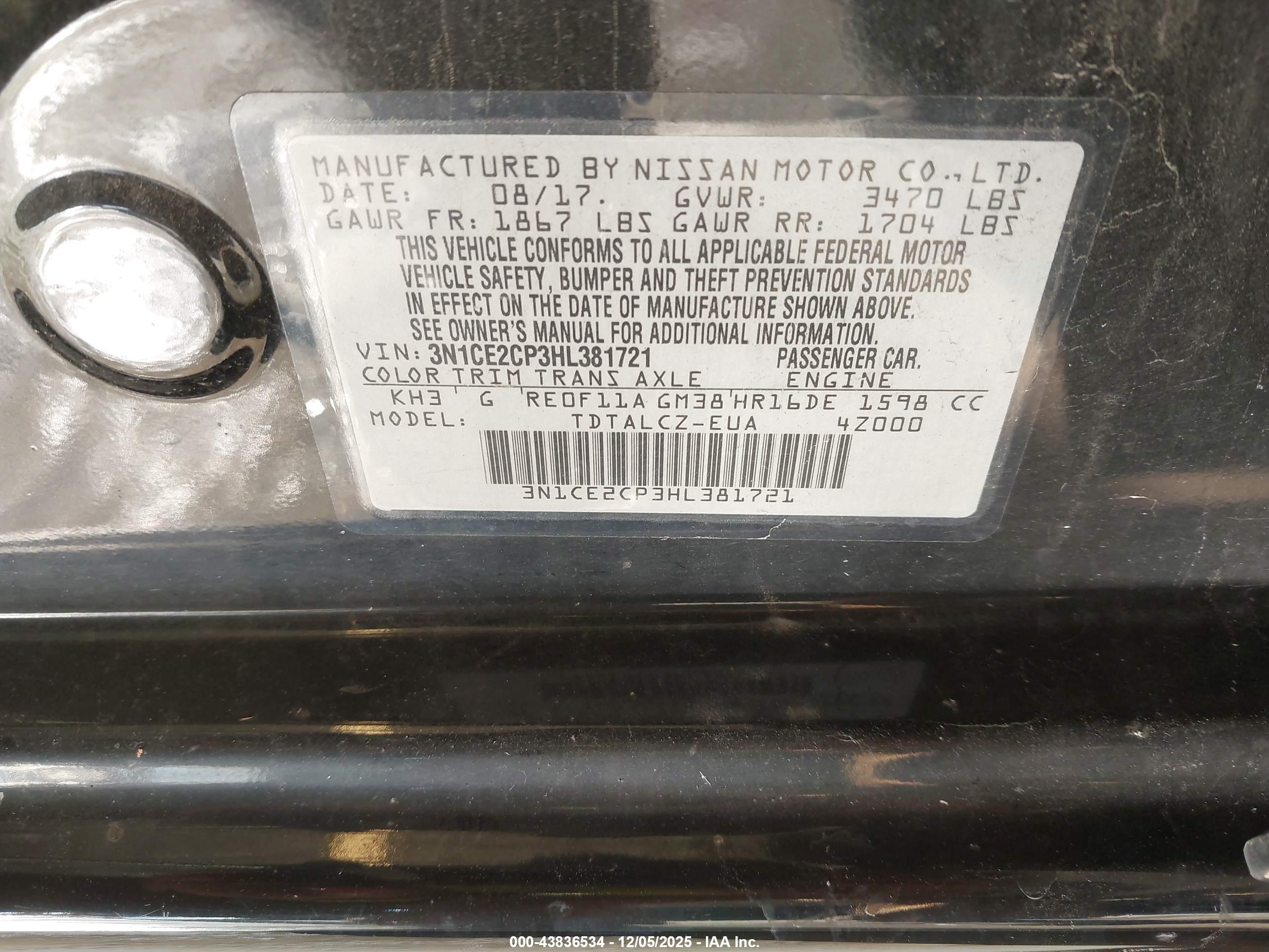 NISSAN VERSA image 9