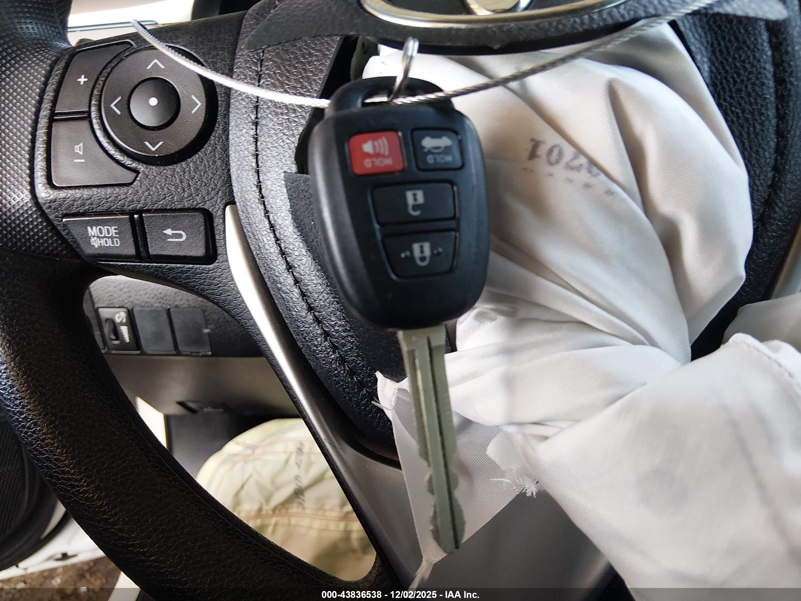 TOYOTA COROLLA image 11