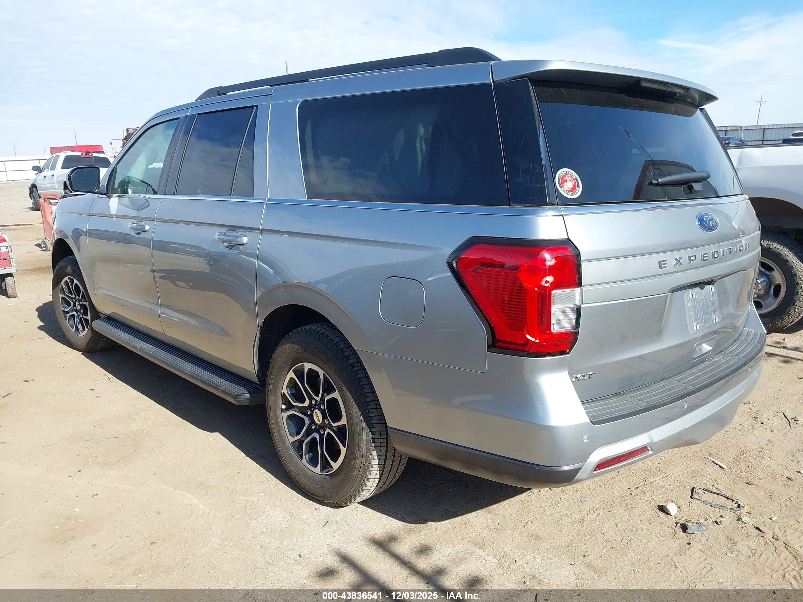 FORD EXPEDITION image 3