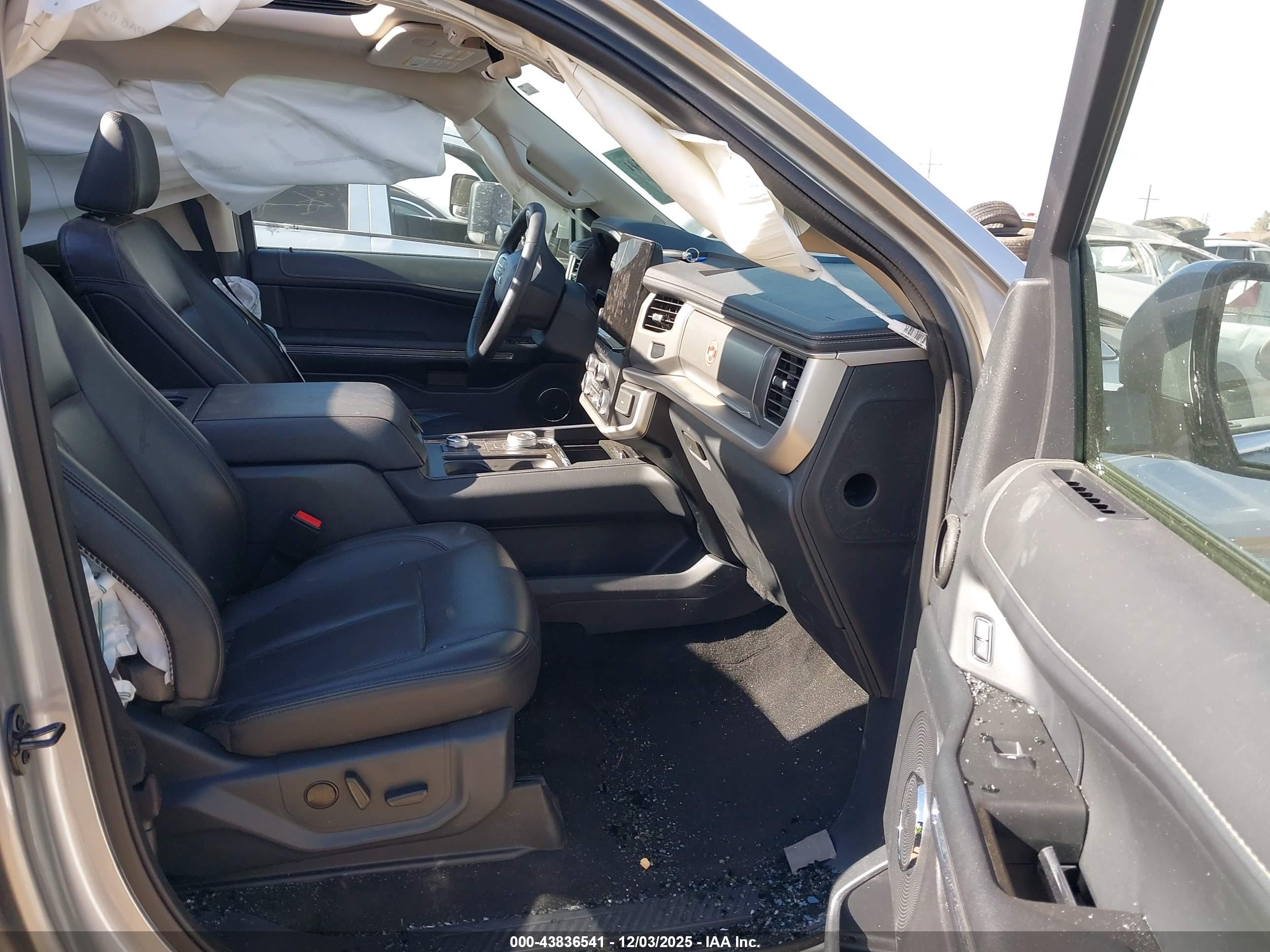 FORD EXPEDITION image 5
