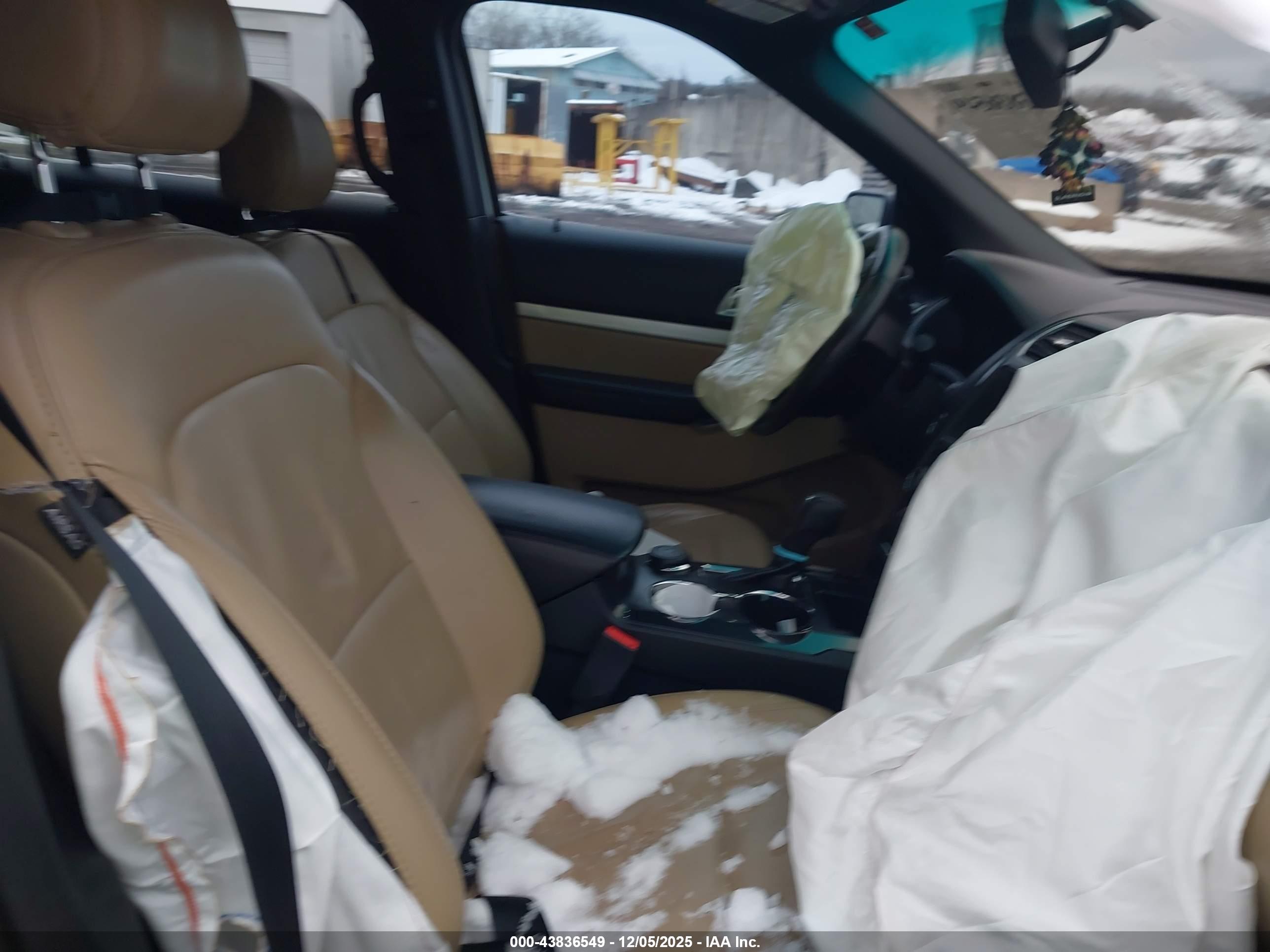 FORD EXPLORER image 5