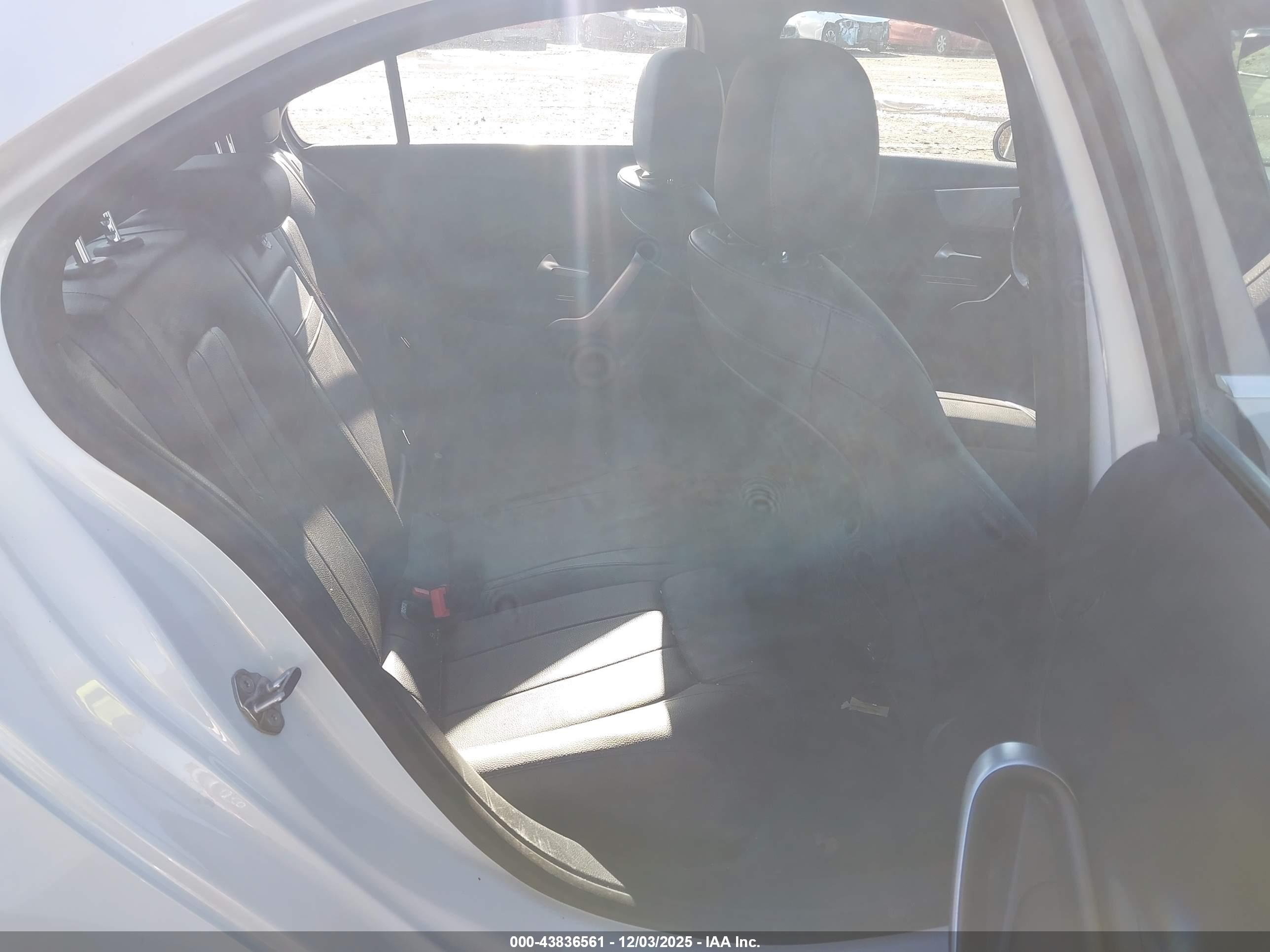 MERCEDES-BENZ A image 8