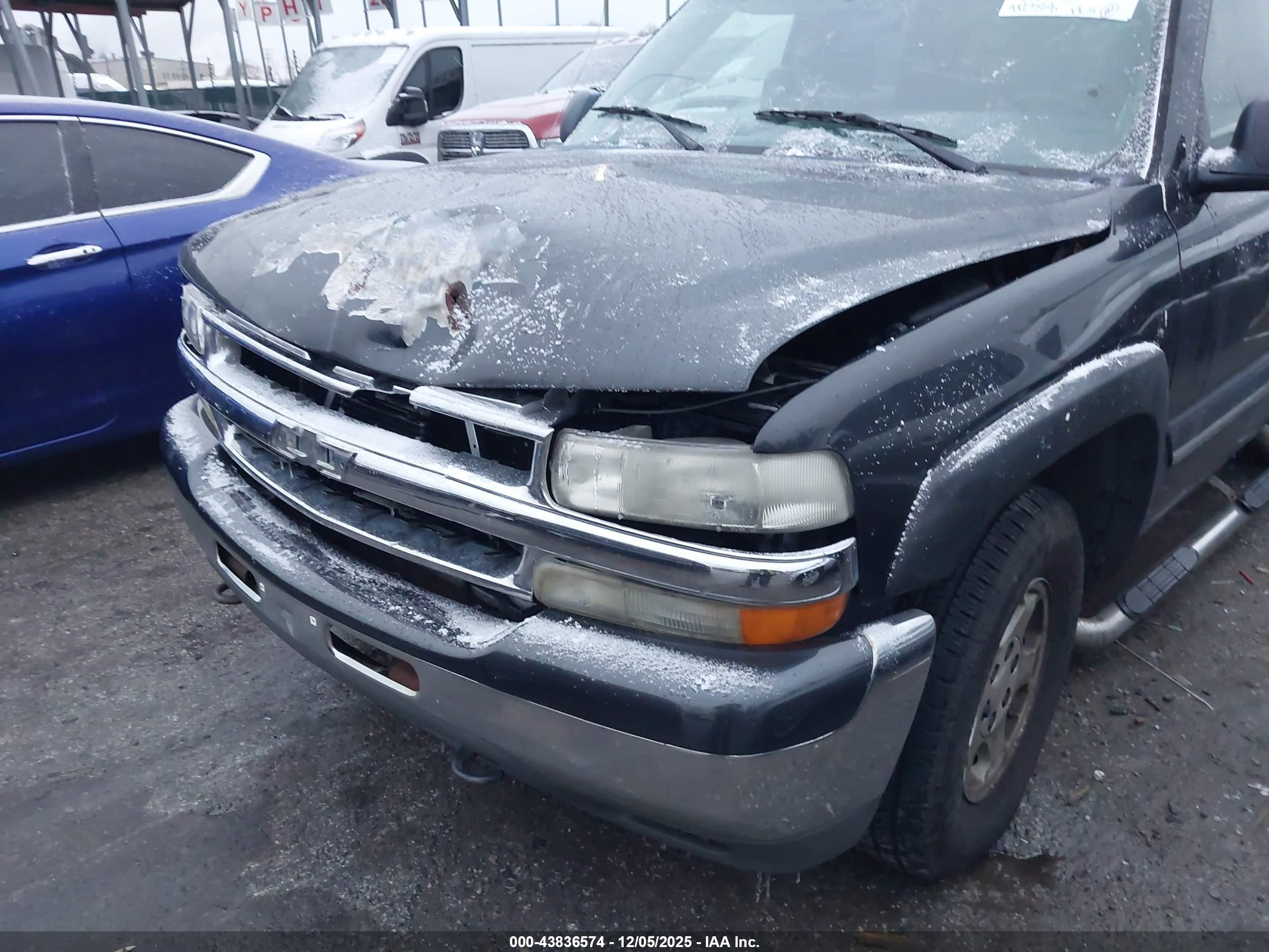 CHEVROLET TAHOE image 6