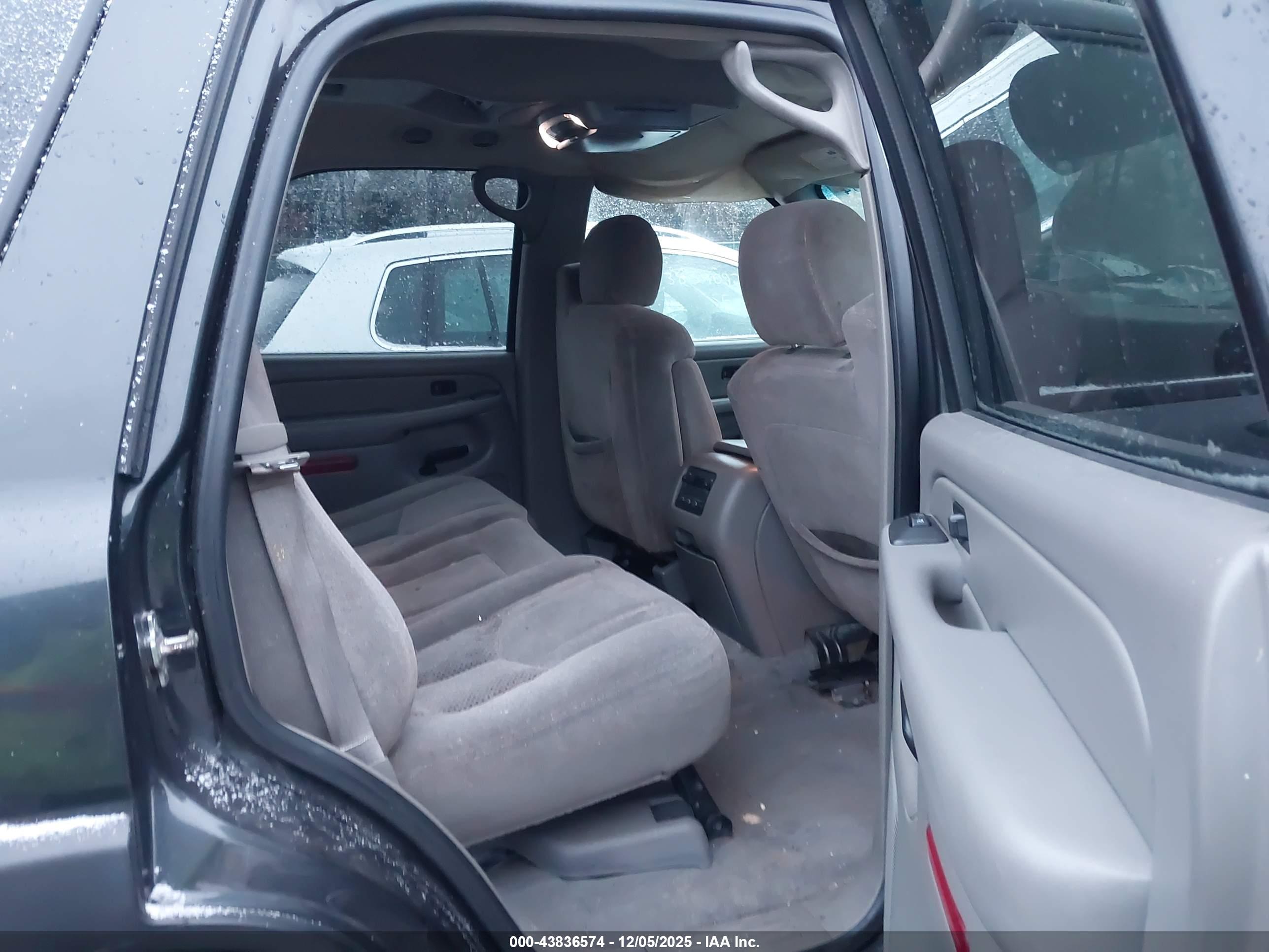 CHEVROLET TAHOE image 8