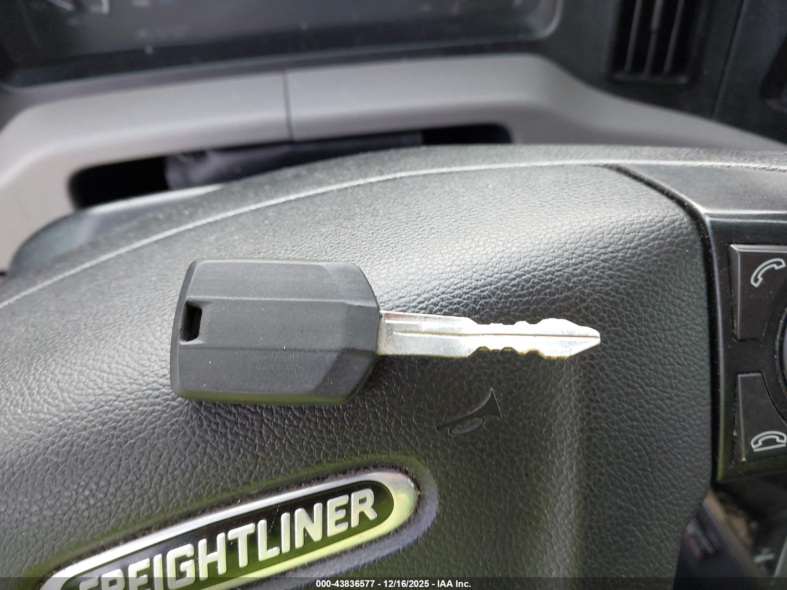 FREIGHTLINER NEW image 11