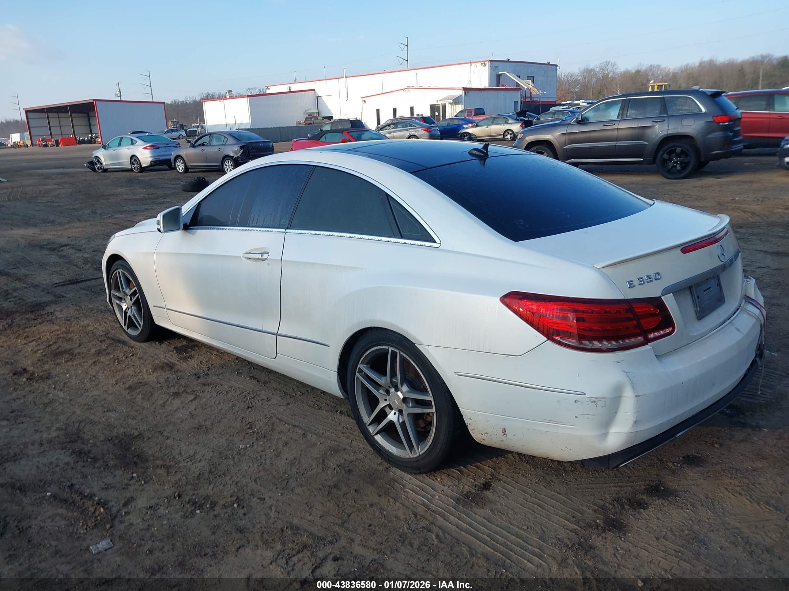 MERCEDES-BENZ E image 3