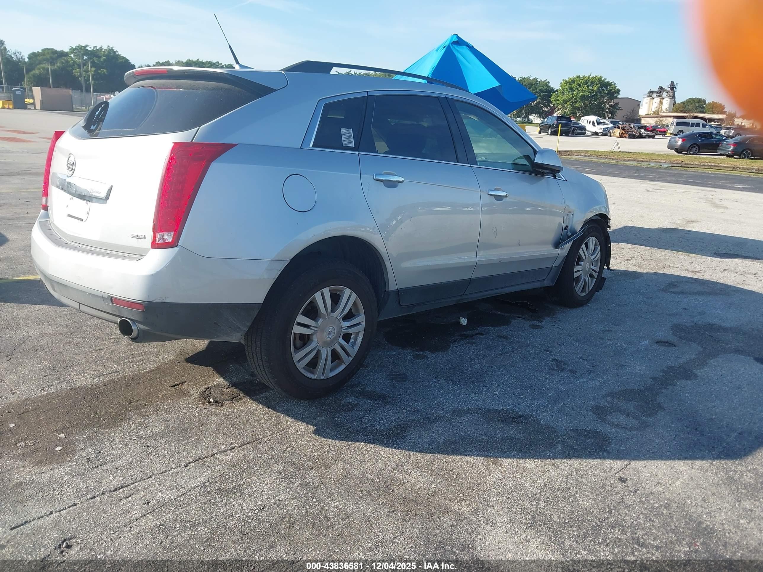 CADILLAC SRX image 4
