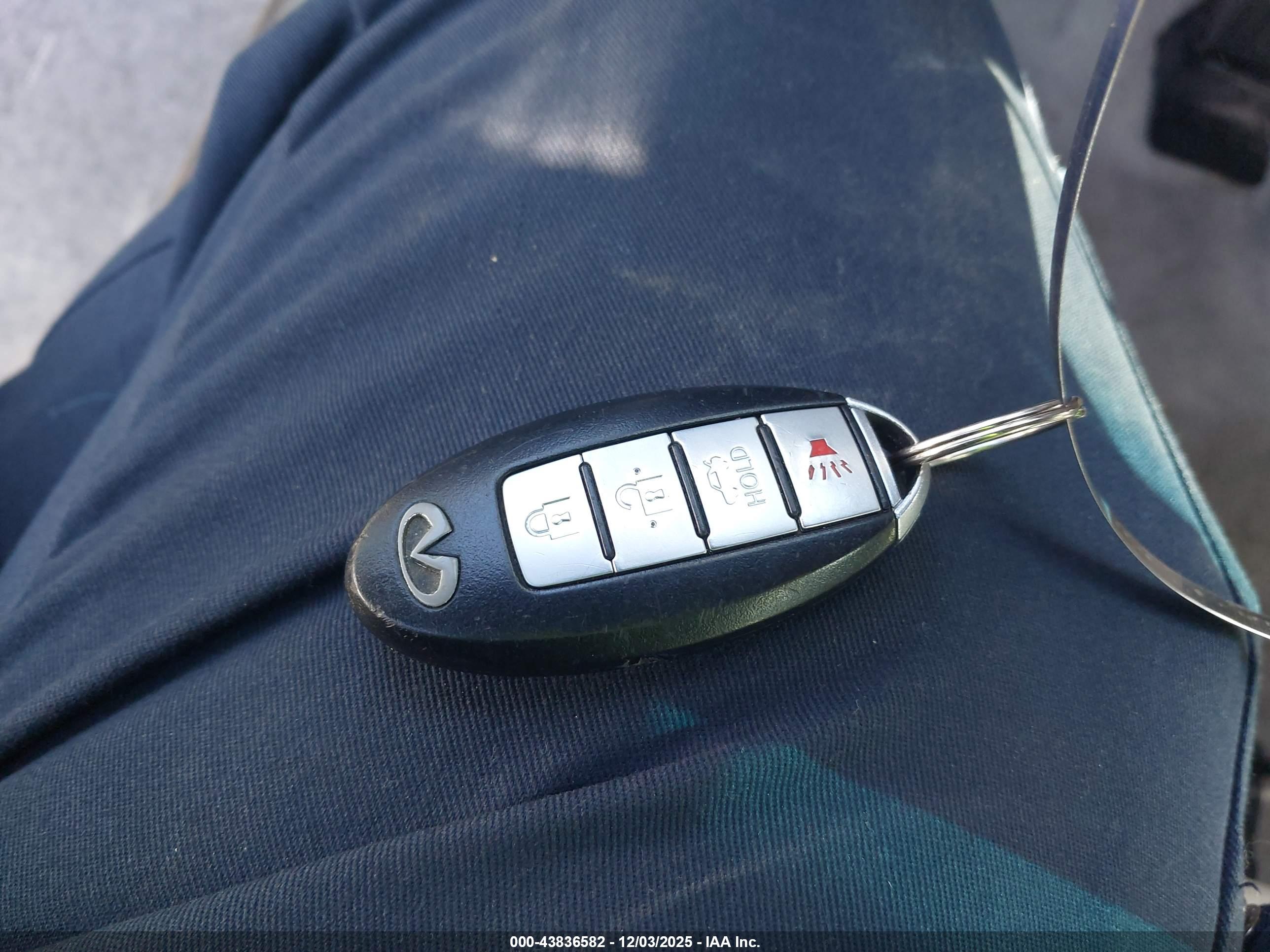 INFINITI G37X image 11