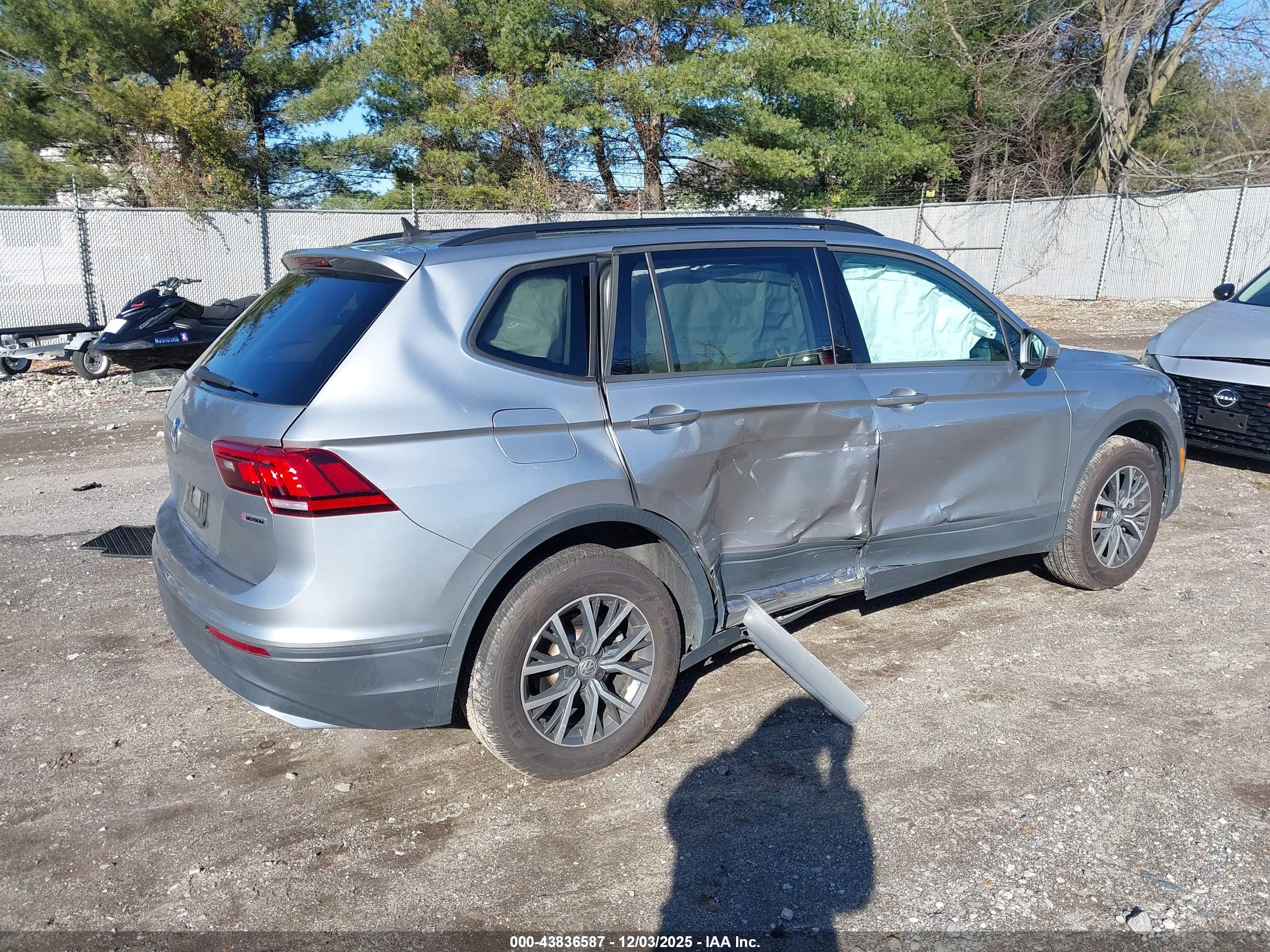 VOLKSWAGEN TIGUAN image 4