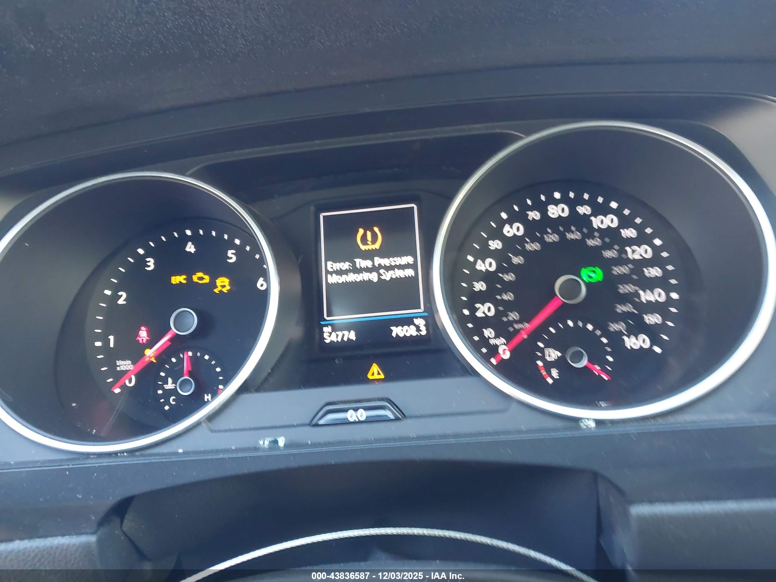 VOLKSWAGEN TIGUAN image 7