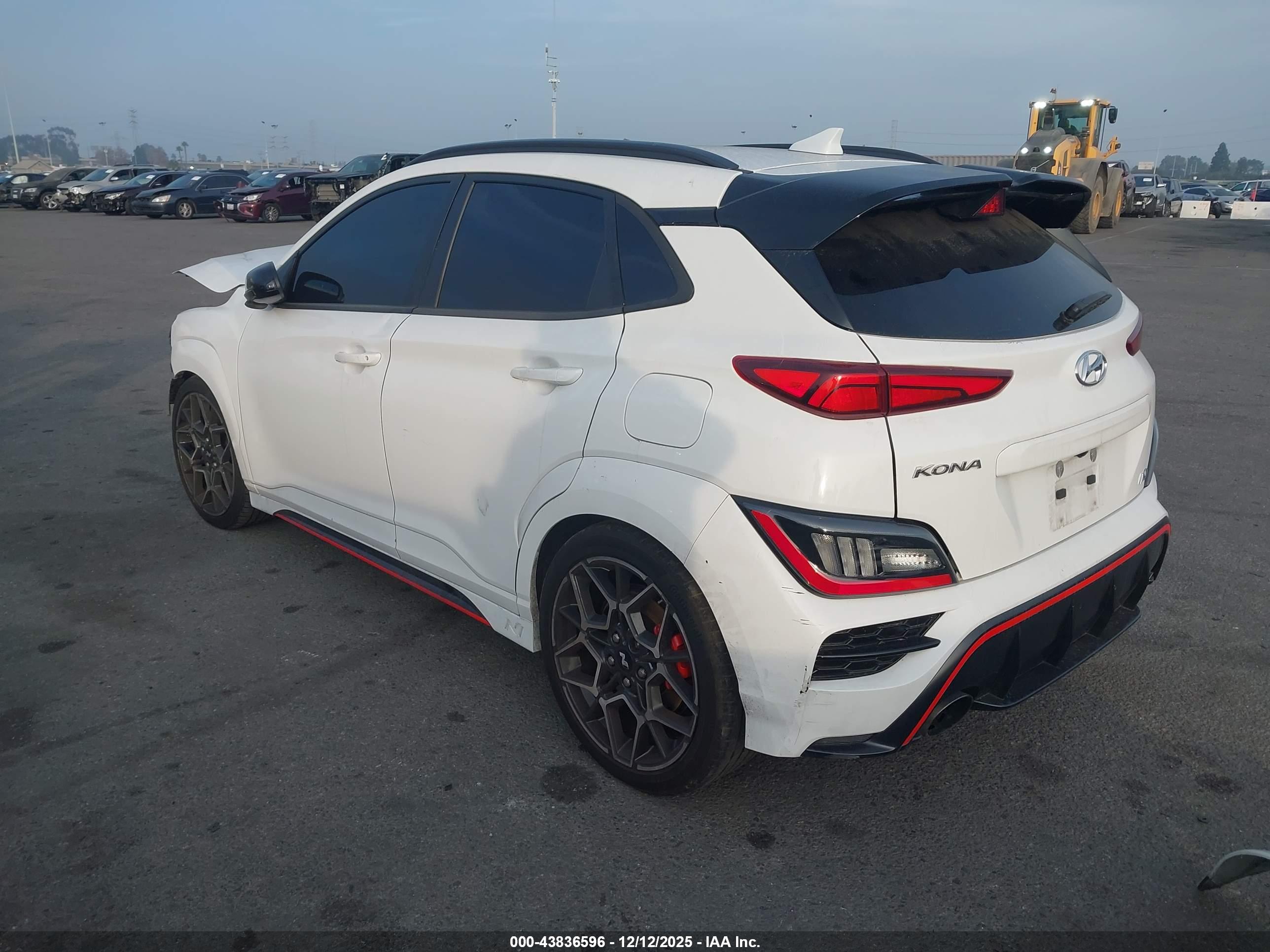 HYUNDAI KONA image 3