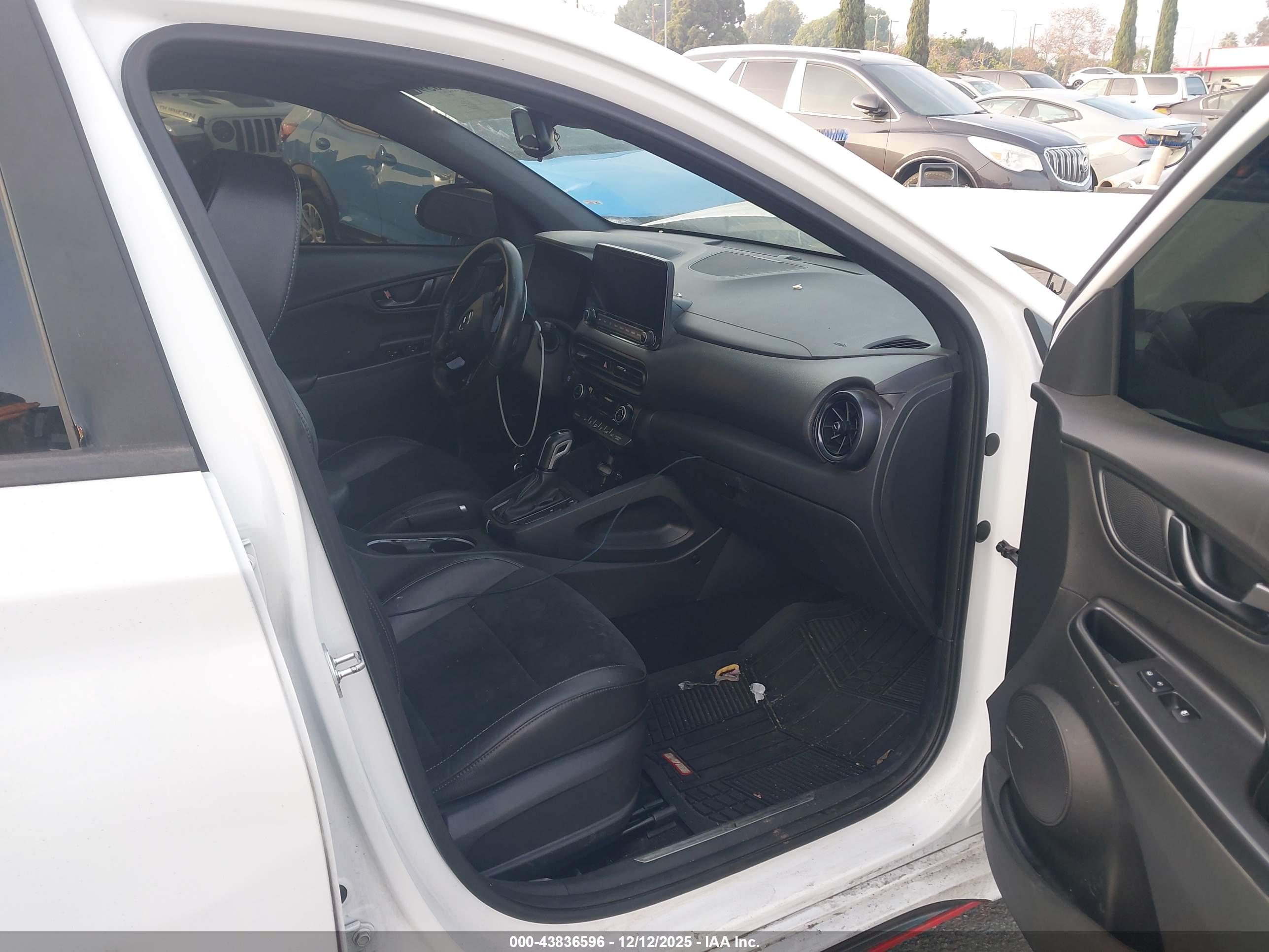 HYUNDAI KONA image 5