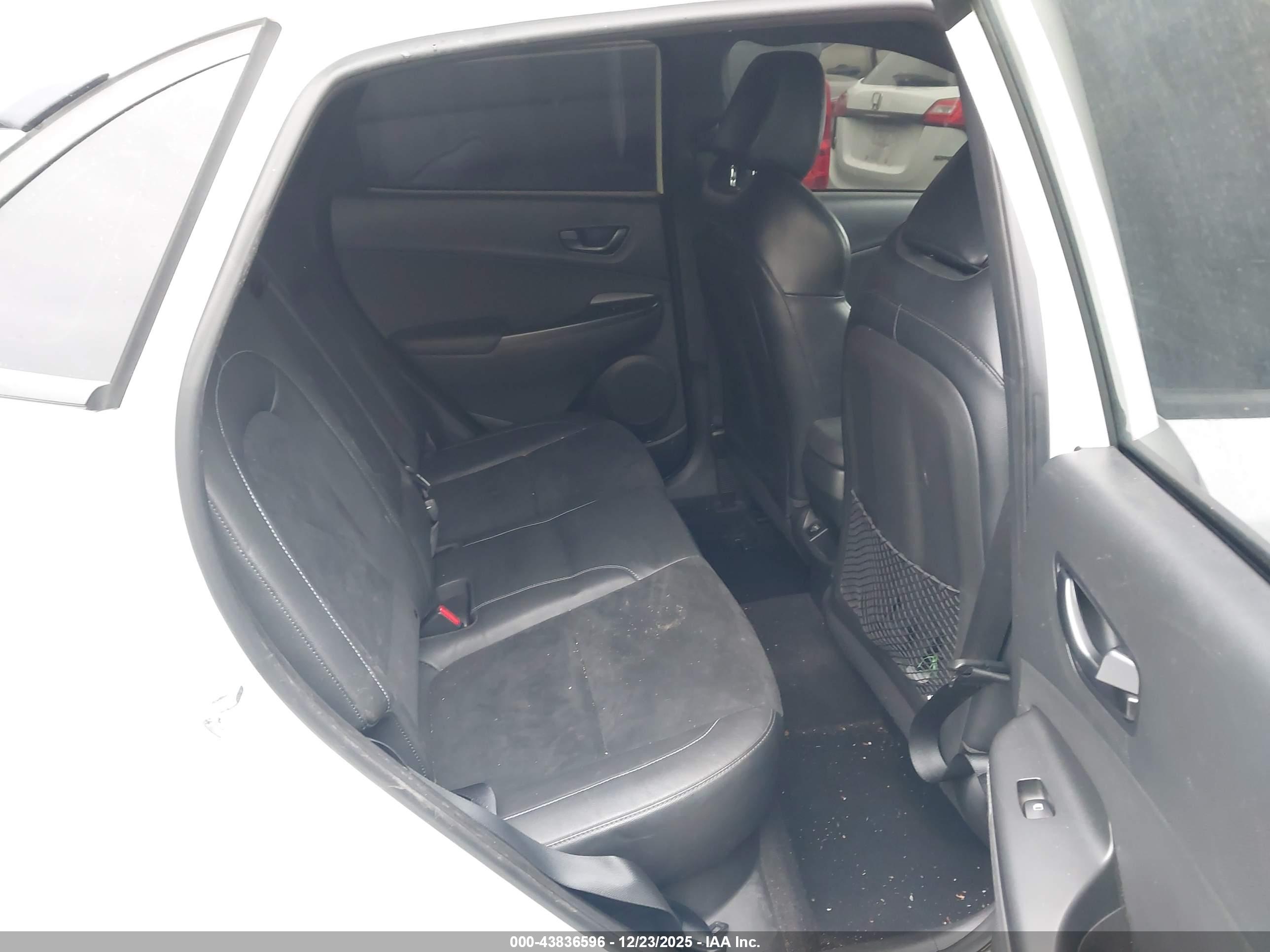 HYUNDAI KONA image 8