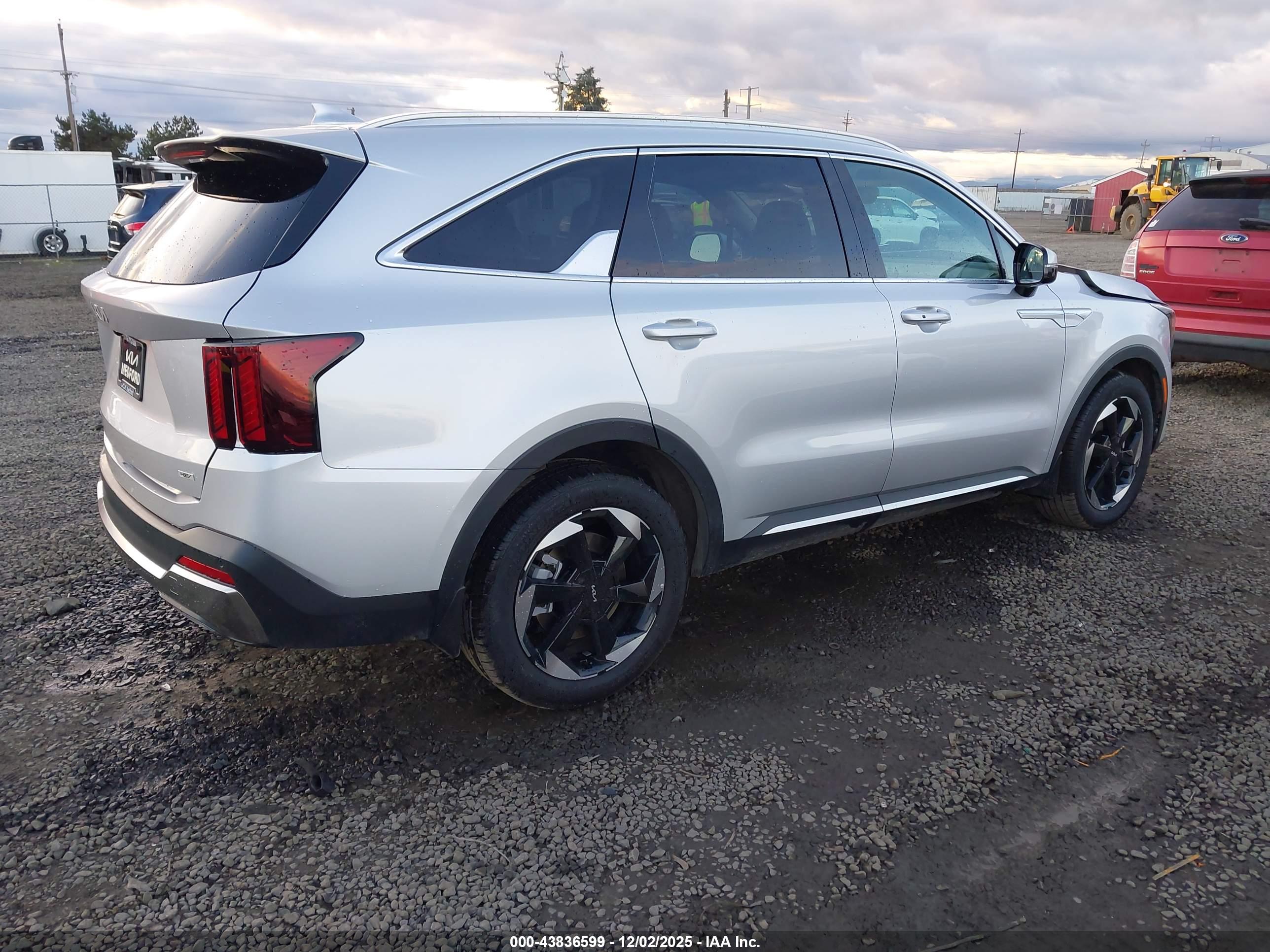 KIA SORENTO image 4